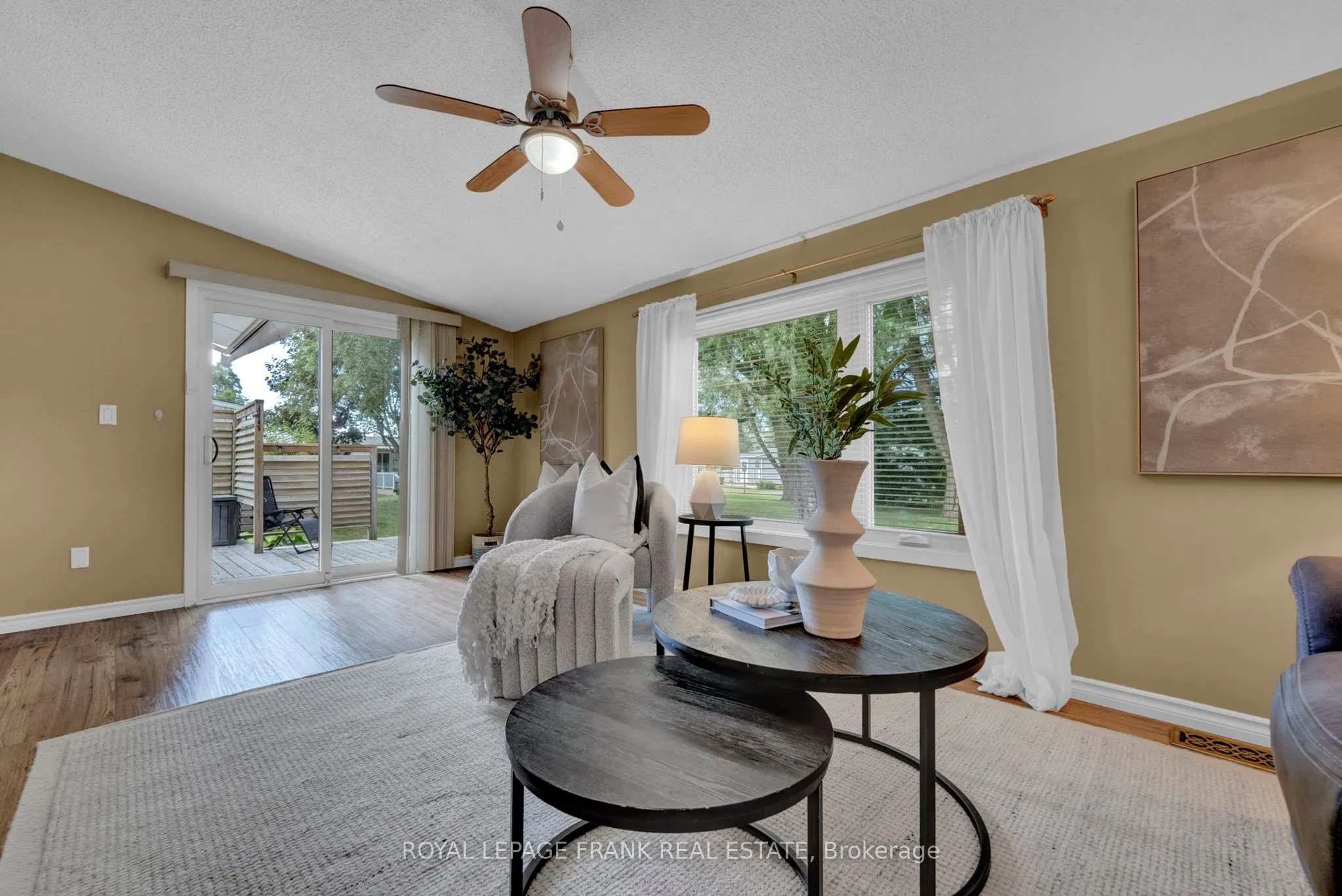 26 Pineridge Crescent