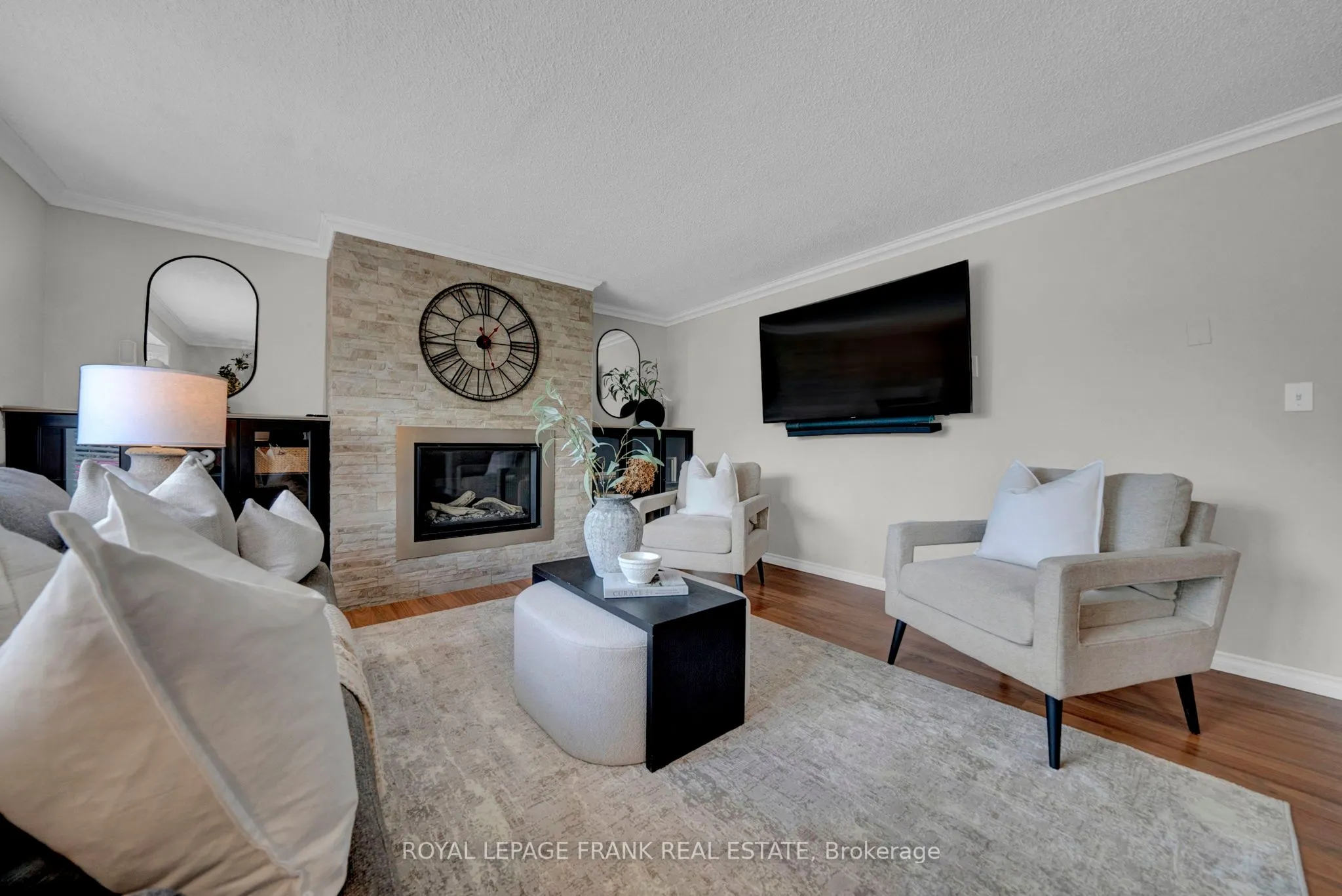 26 Pineridge Crescent