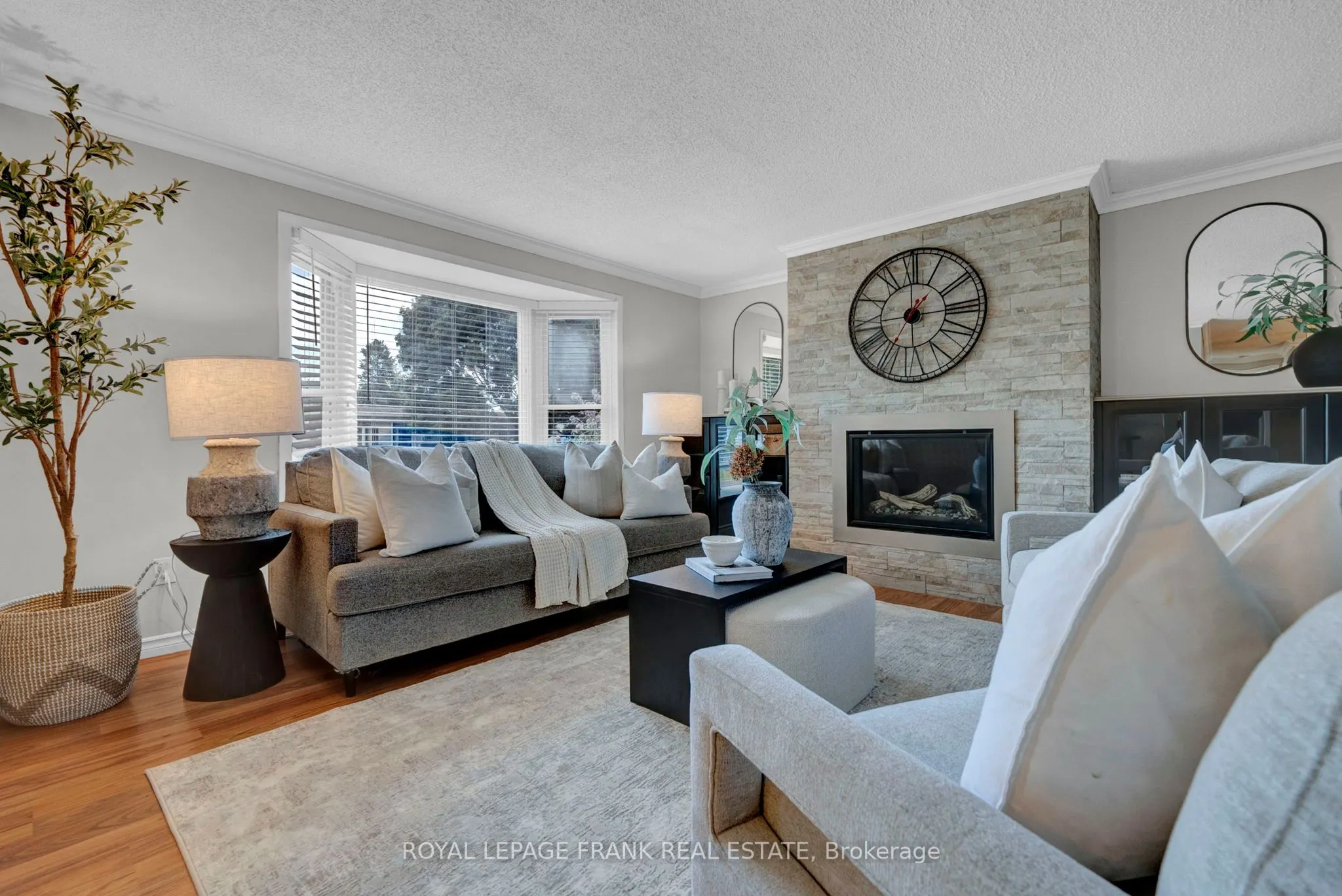 26 Pineridge Crescent