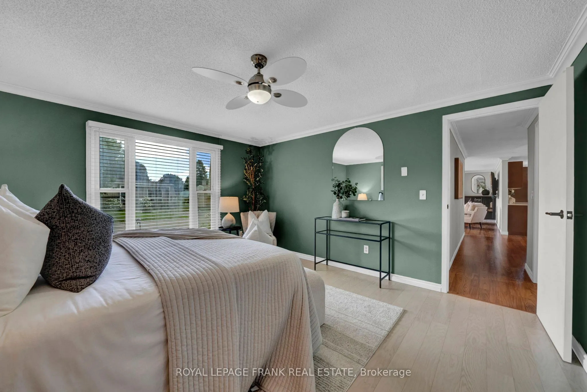 26 Pineridge Crescent