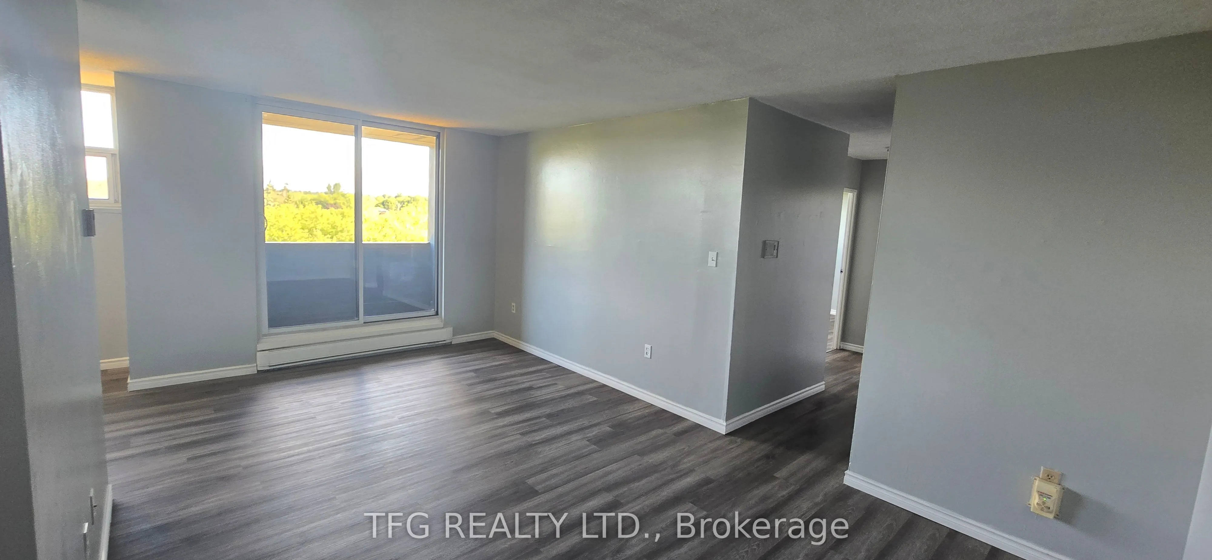1371 Simcoe Street N, #503
