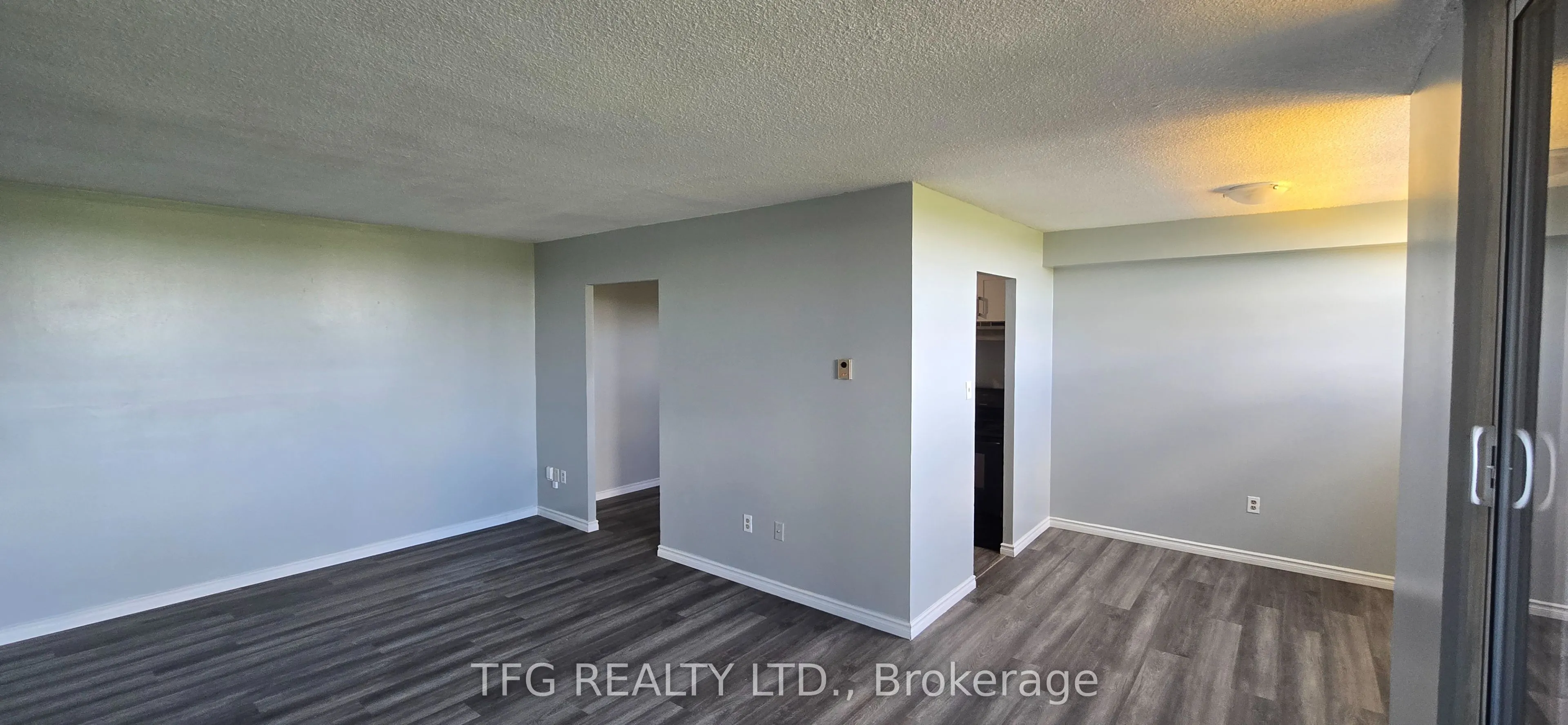 1371 Simcoe Street N, #503