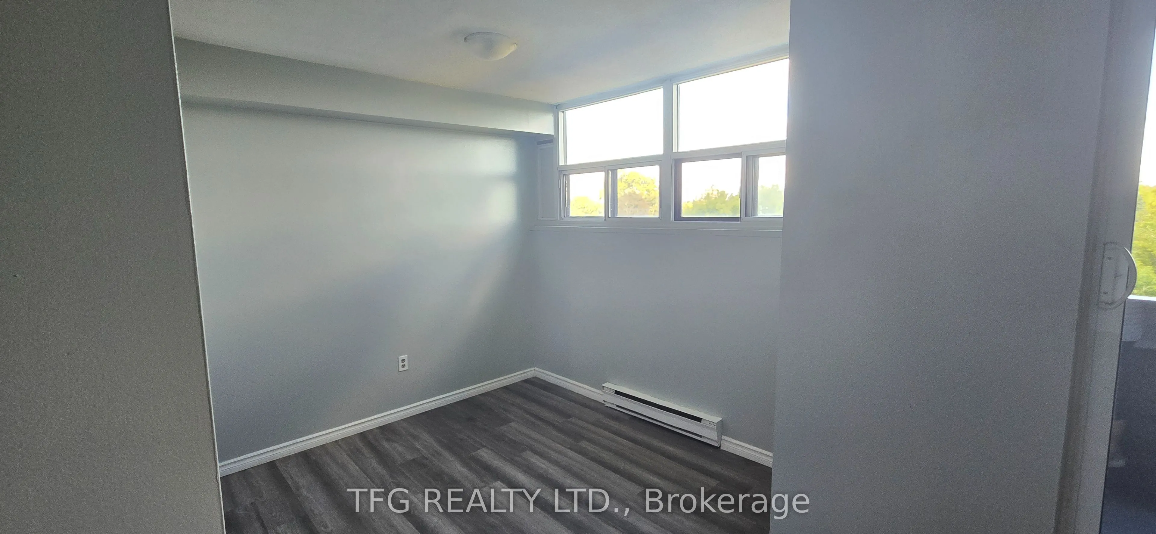 1371 Simcoe Street N, #503