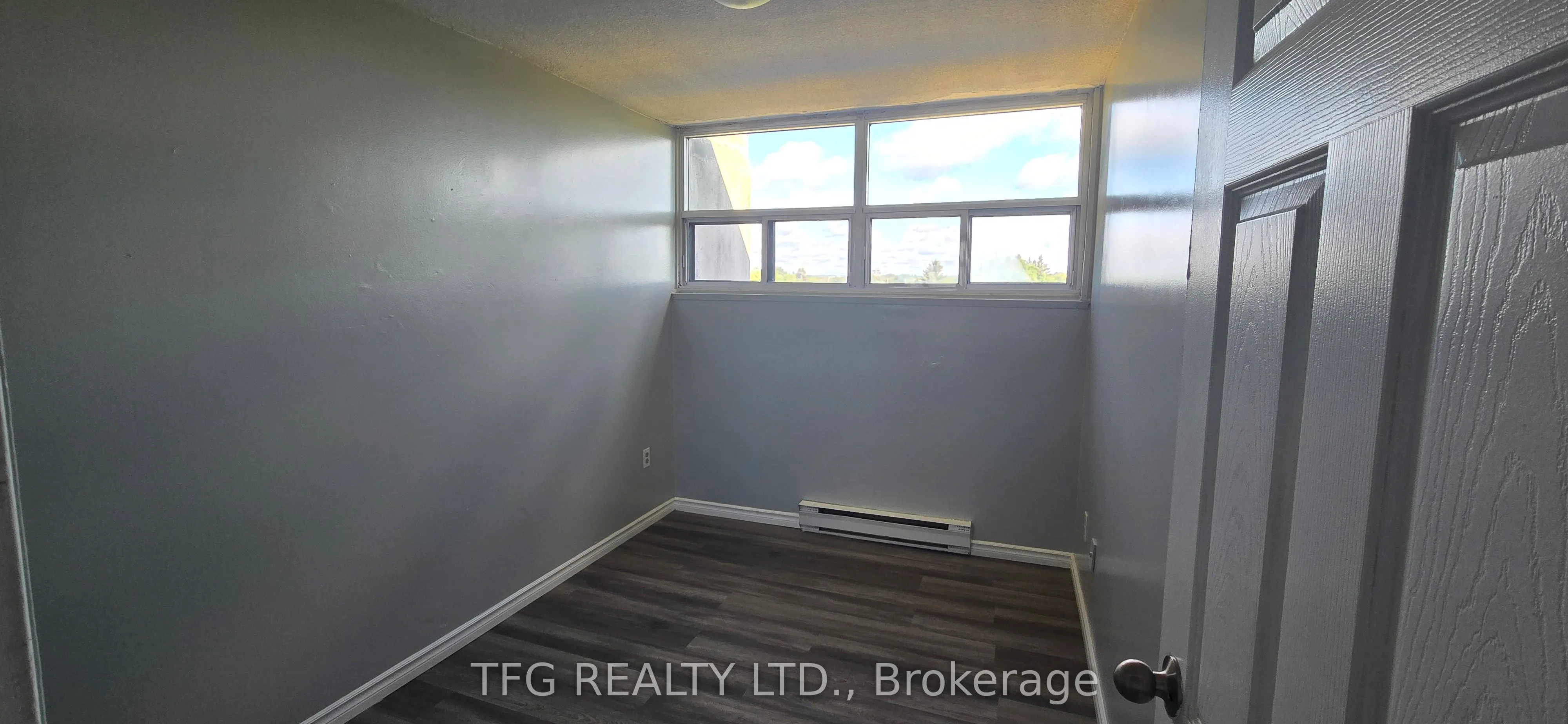 1371 Simcoe Street N, #503