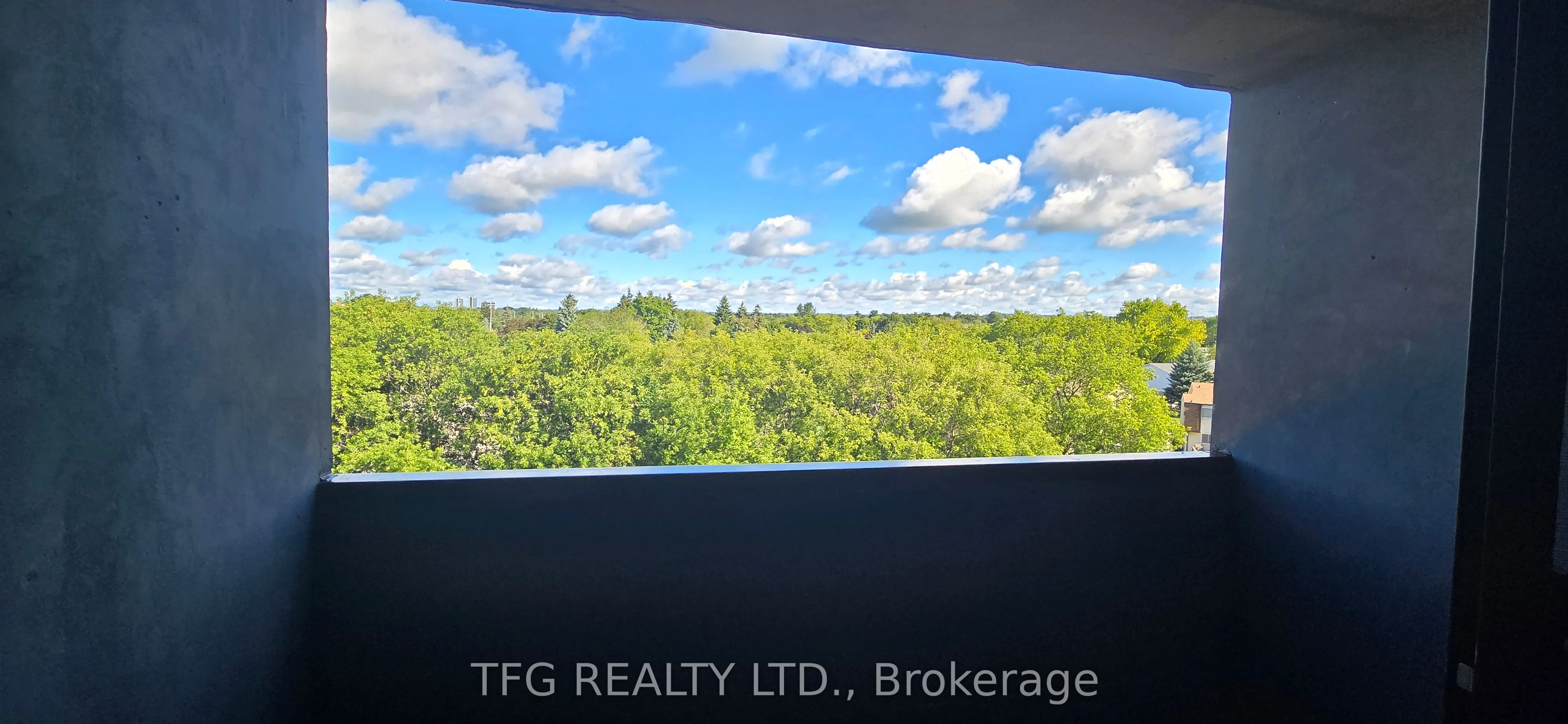 1371 Simcoe Street N, #503