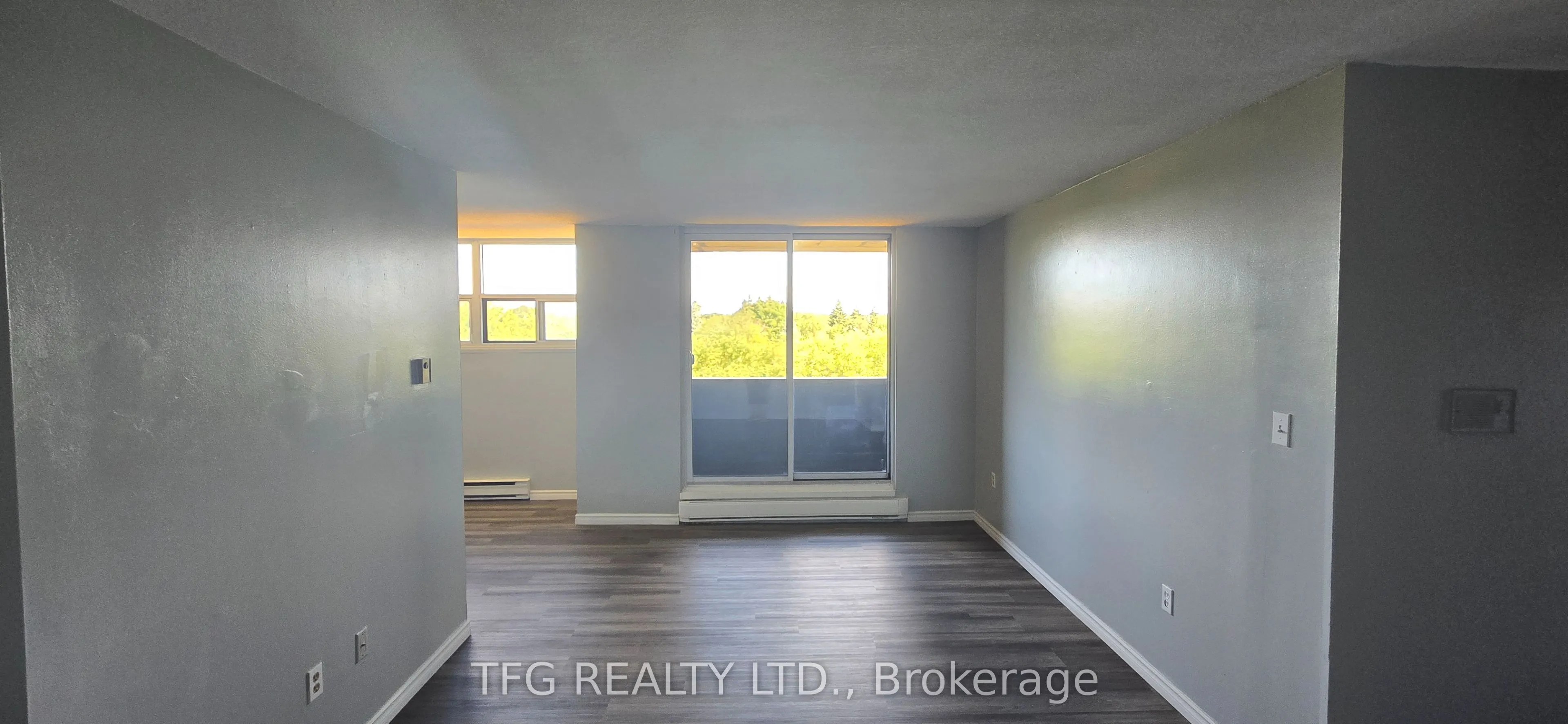 1371 Simcoe Street N, #503