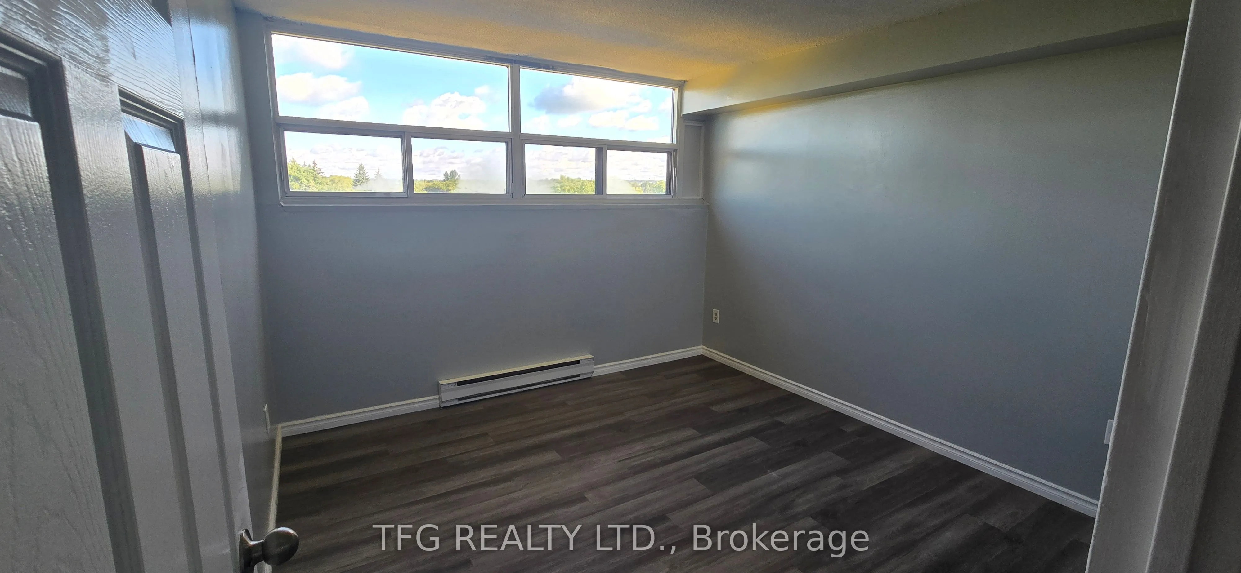 1371 Simcoe Street N, #503