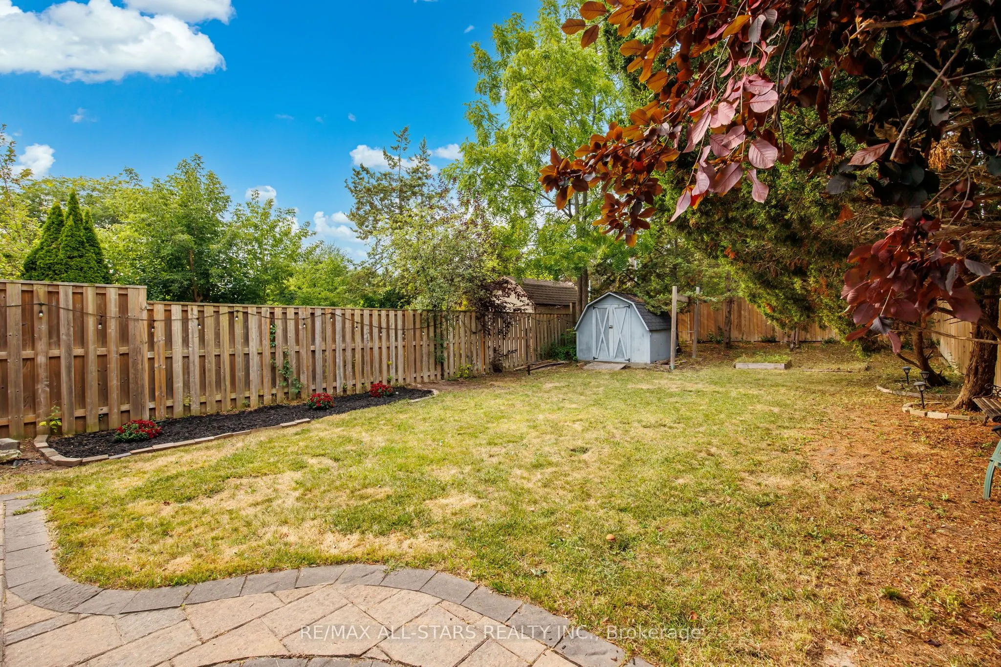 1247 Canborough Crescent