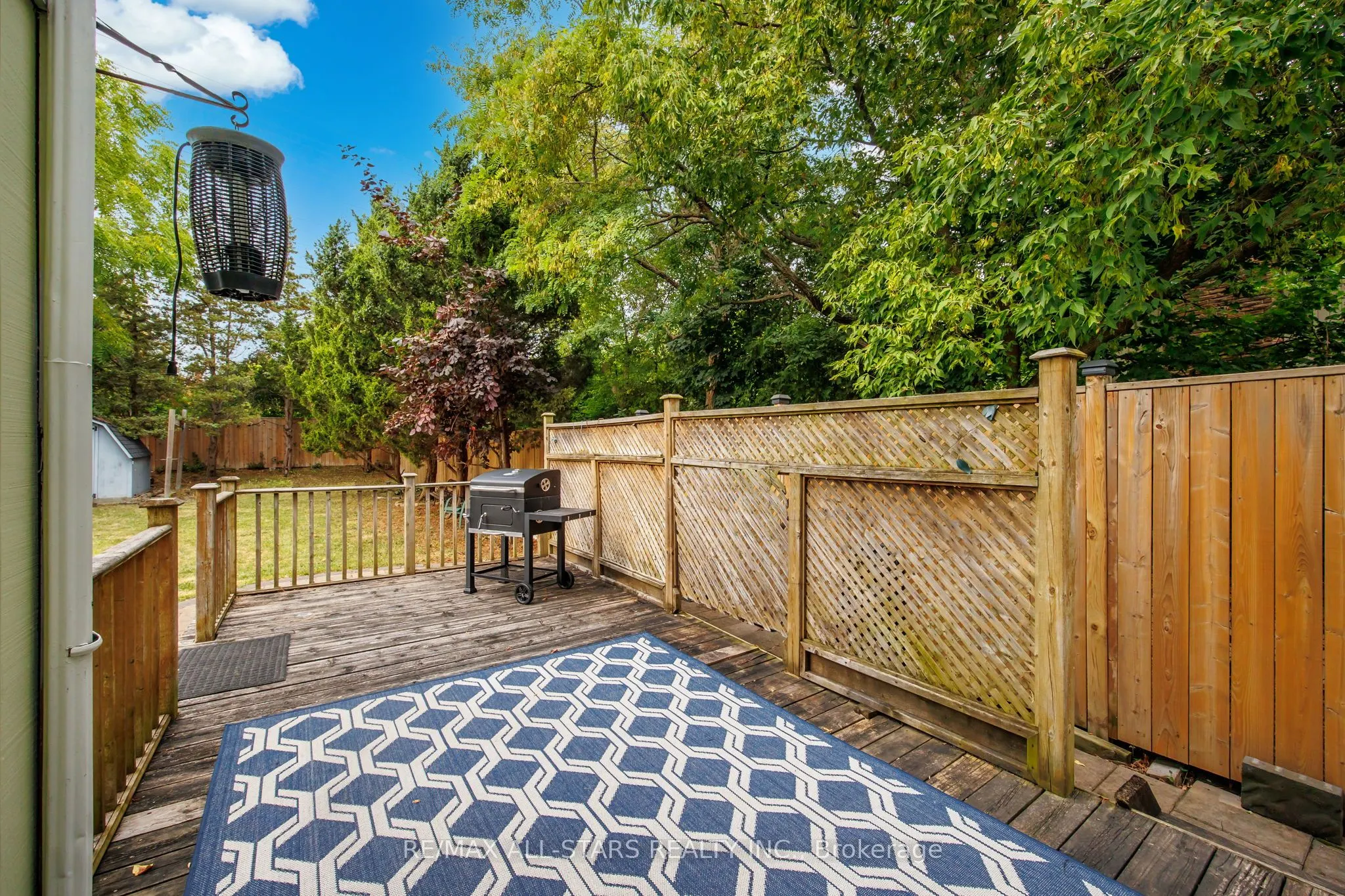 1247 Canborough Crescent