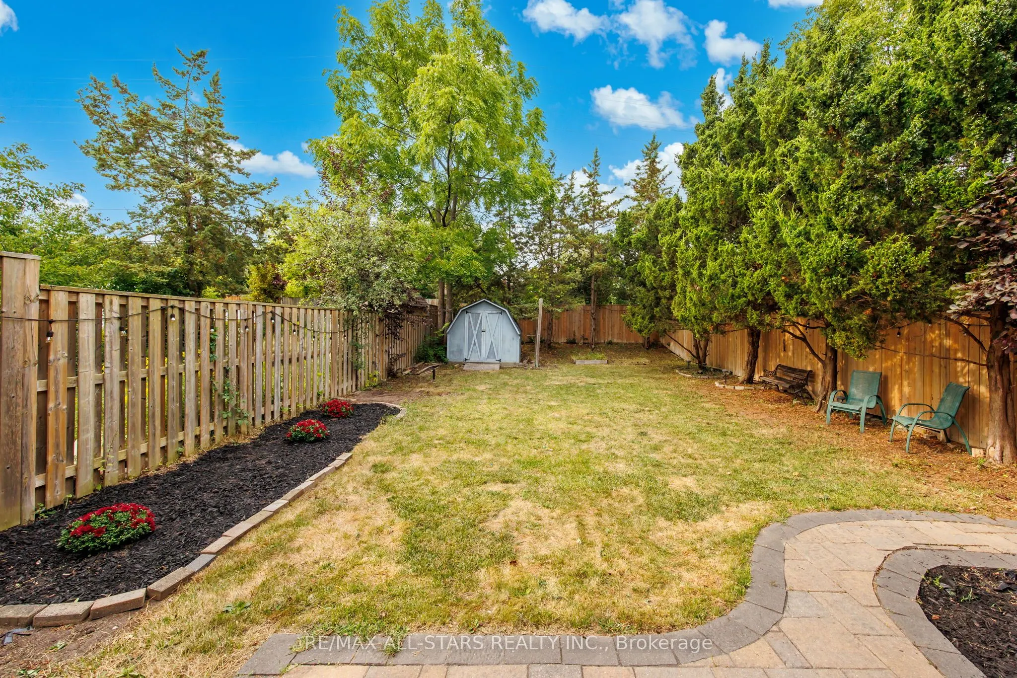 1247 Canborough Crescent