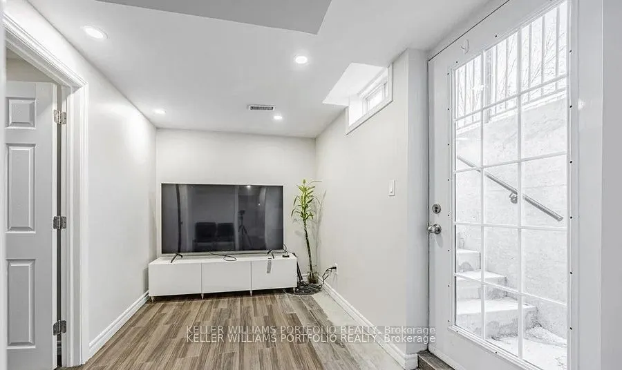 15 Bradford Court, #Basement