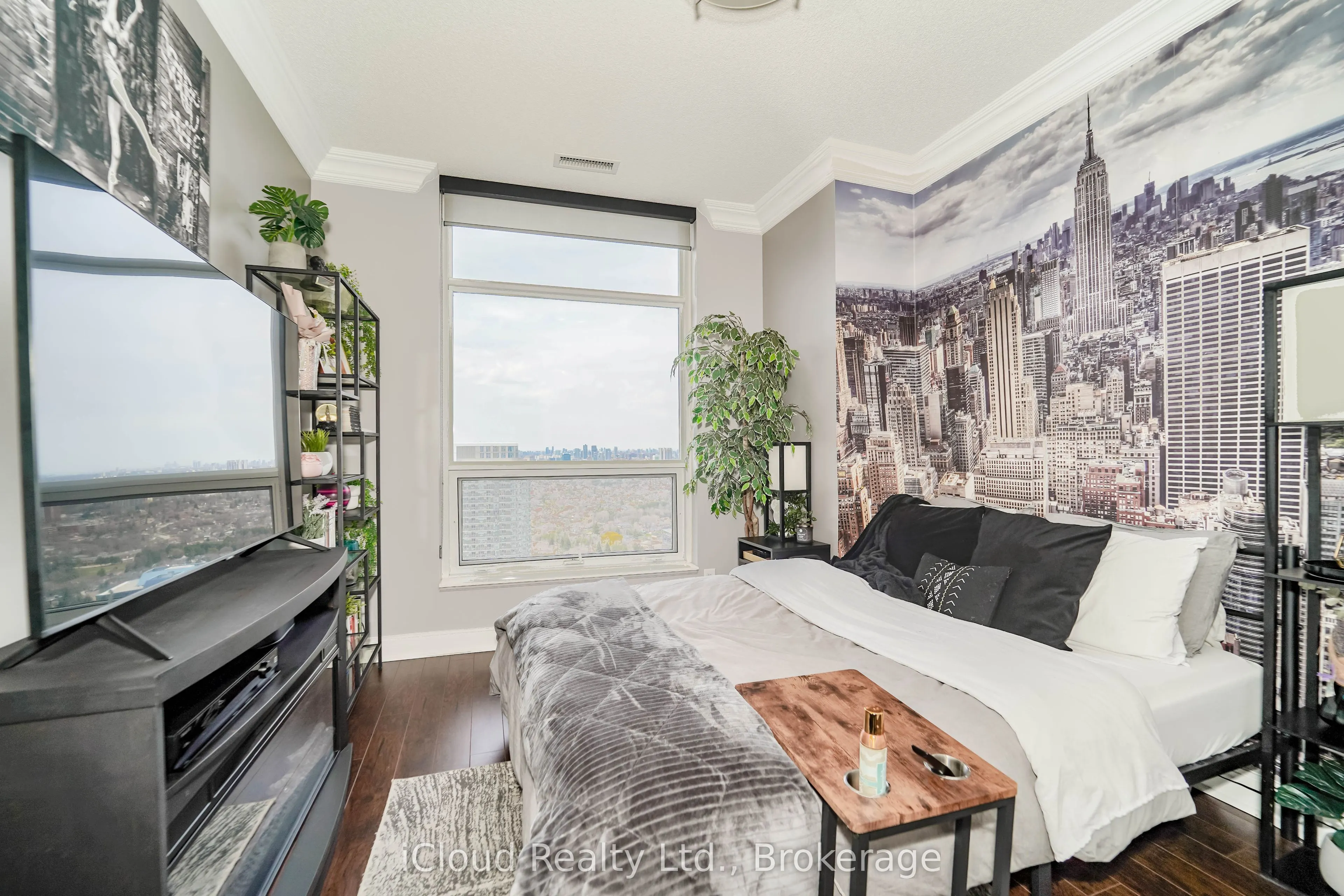 135 Village Green Square, #PH21