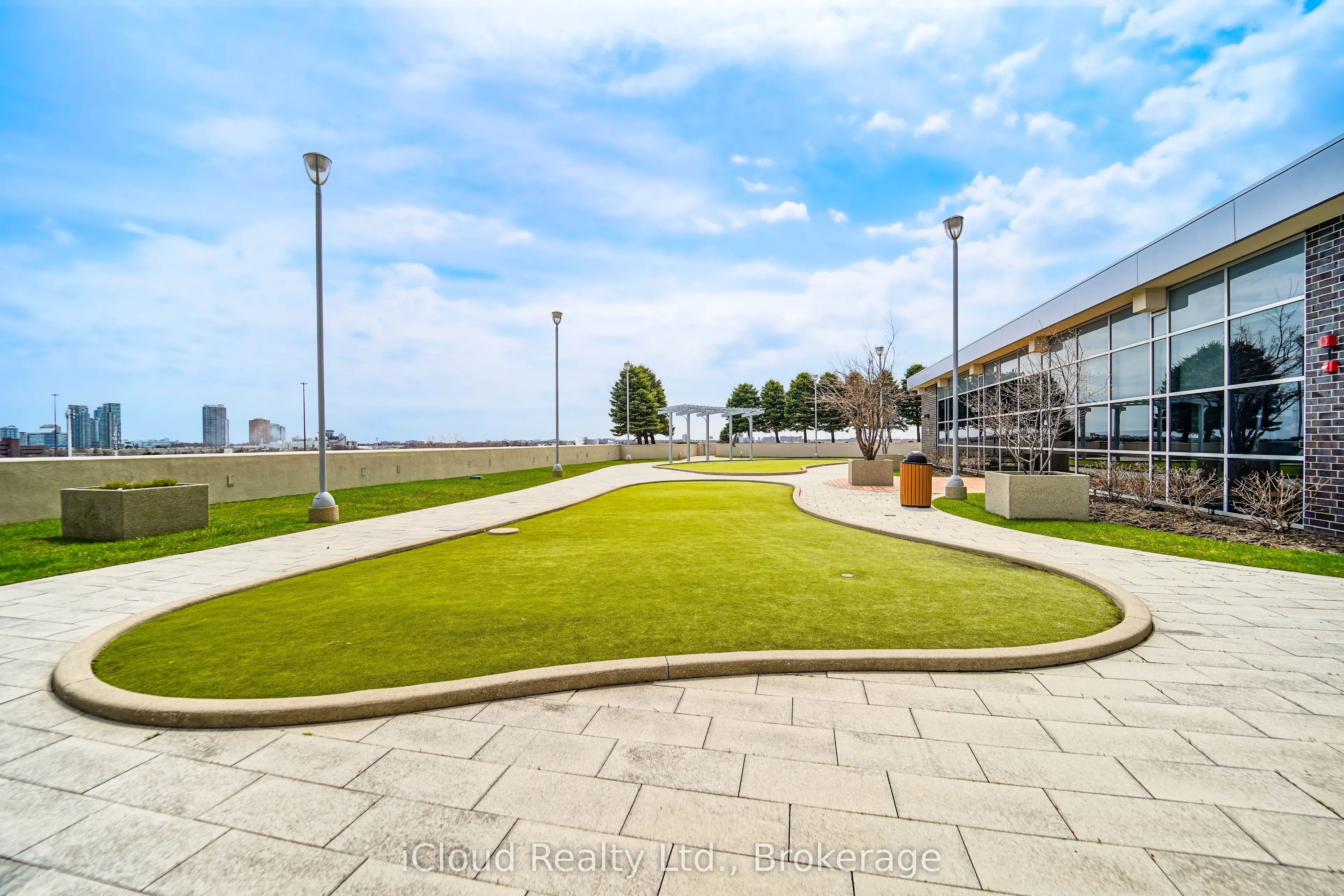 135 Village Green Square, #PH21
