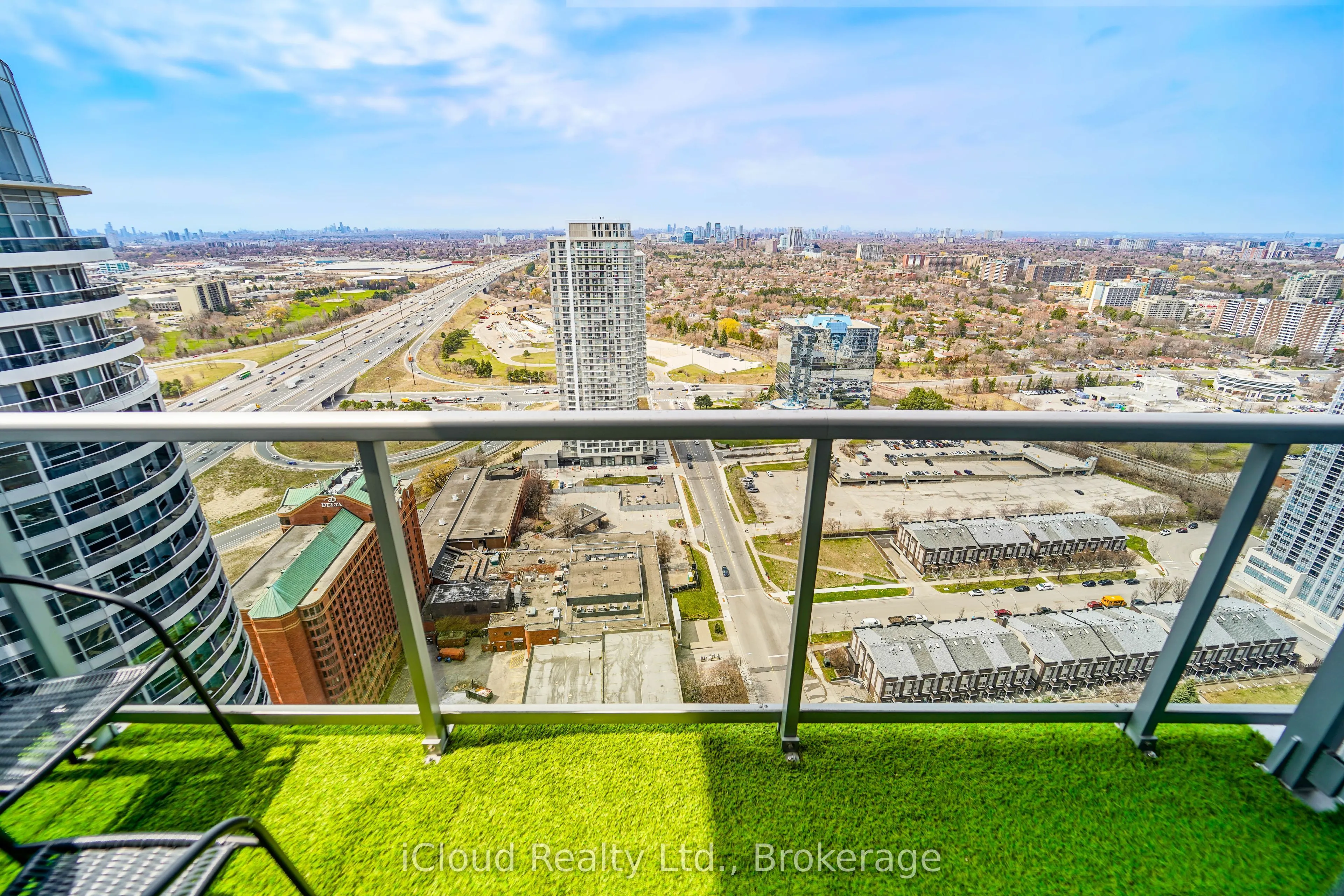 135 Village Green Square, #PH21