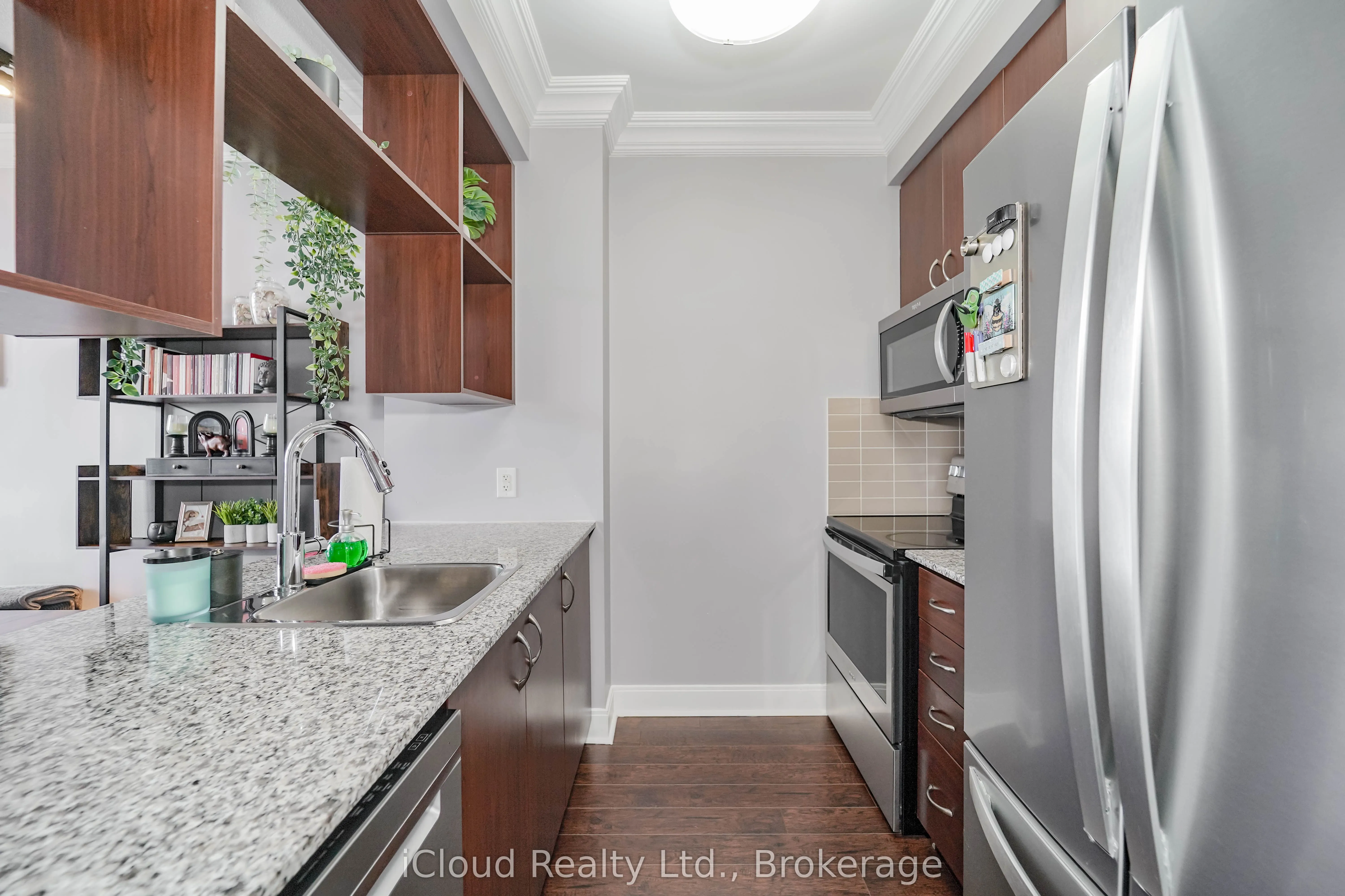 135 Village Green Square, #PH21