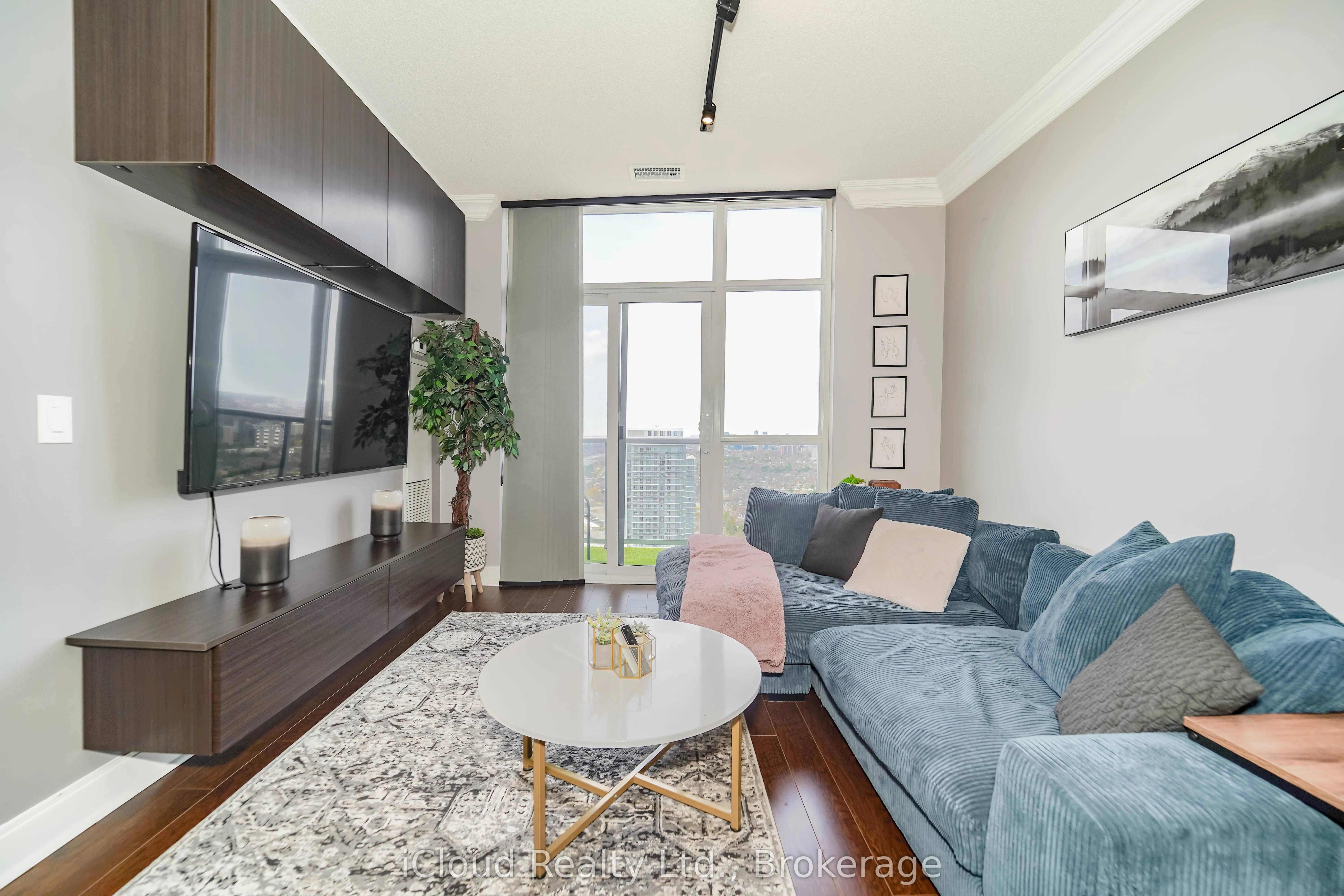 135 Village Green Square, #PH21