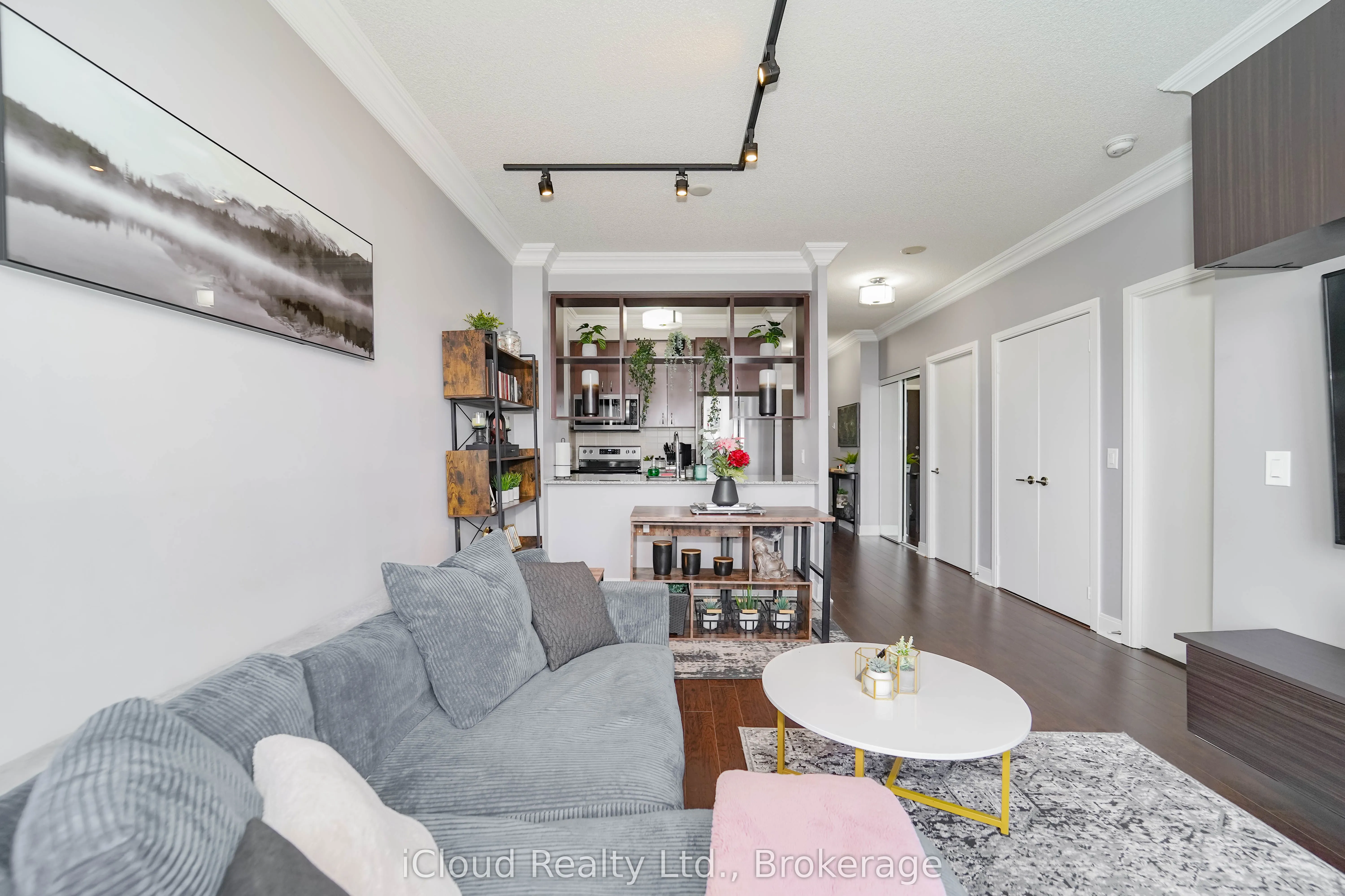 135 Village Green Square, #PH21