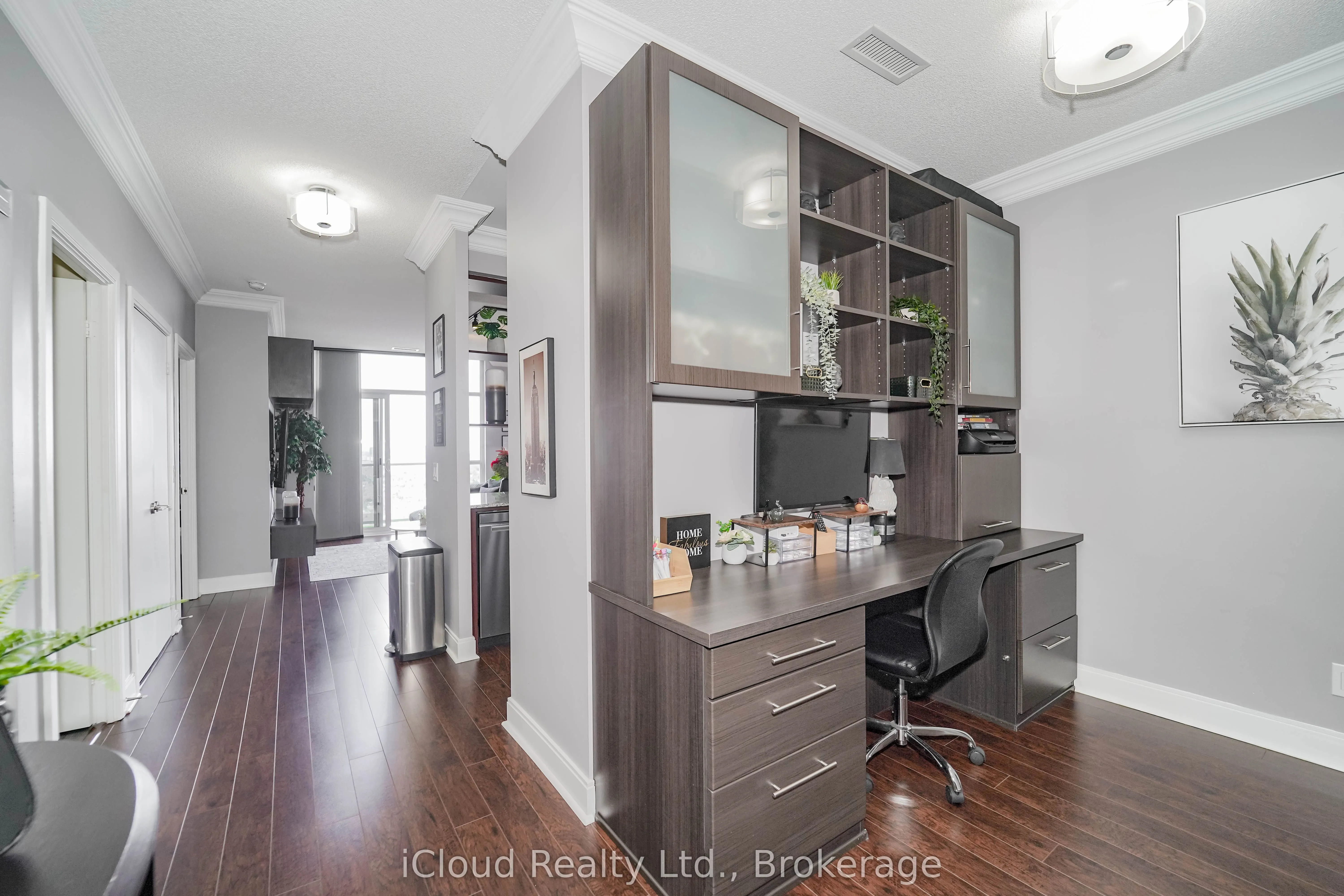 135 Village Green Square, #PH21