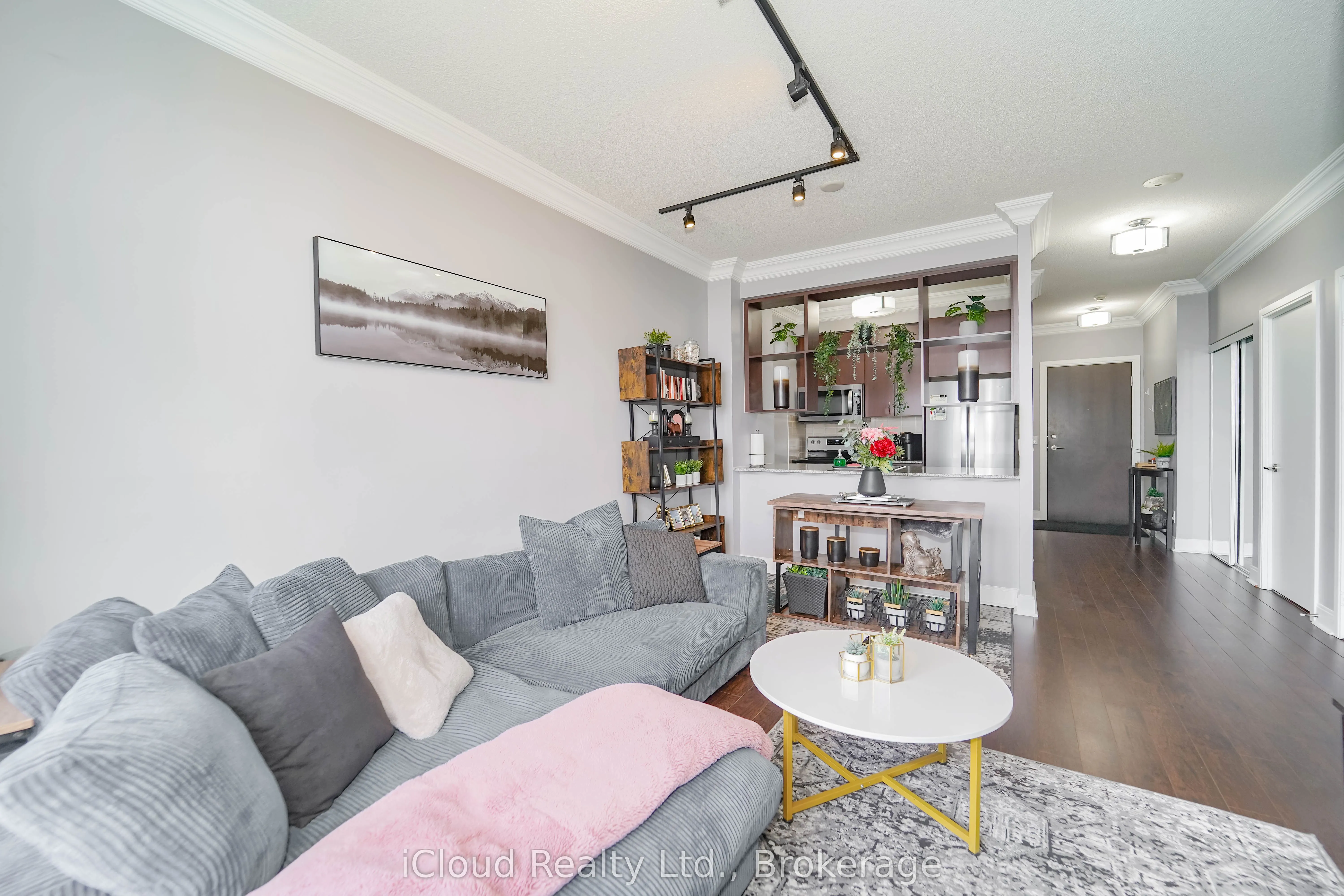 135 Village Green Square, #PH21
