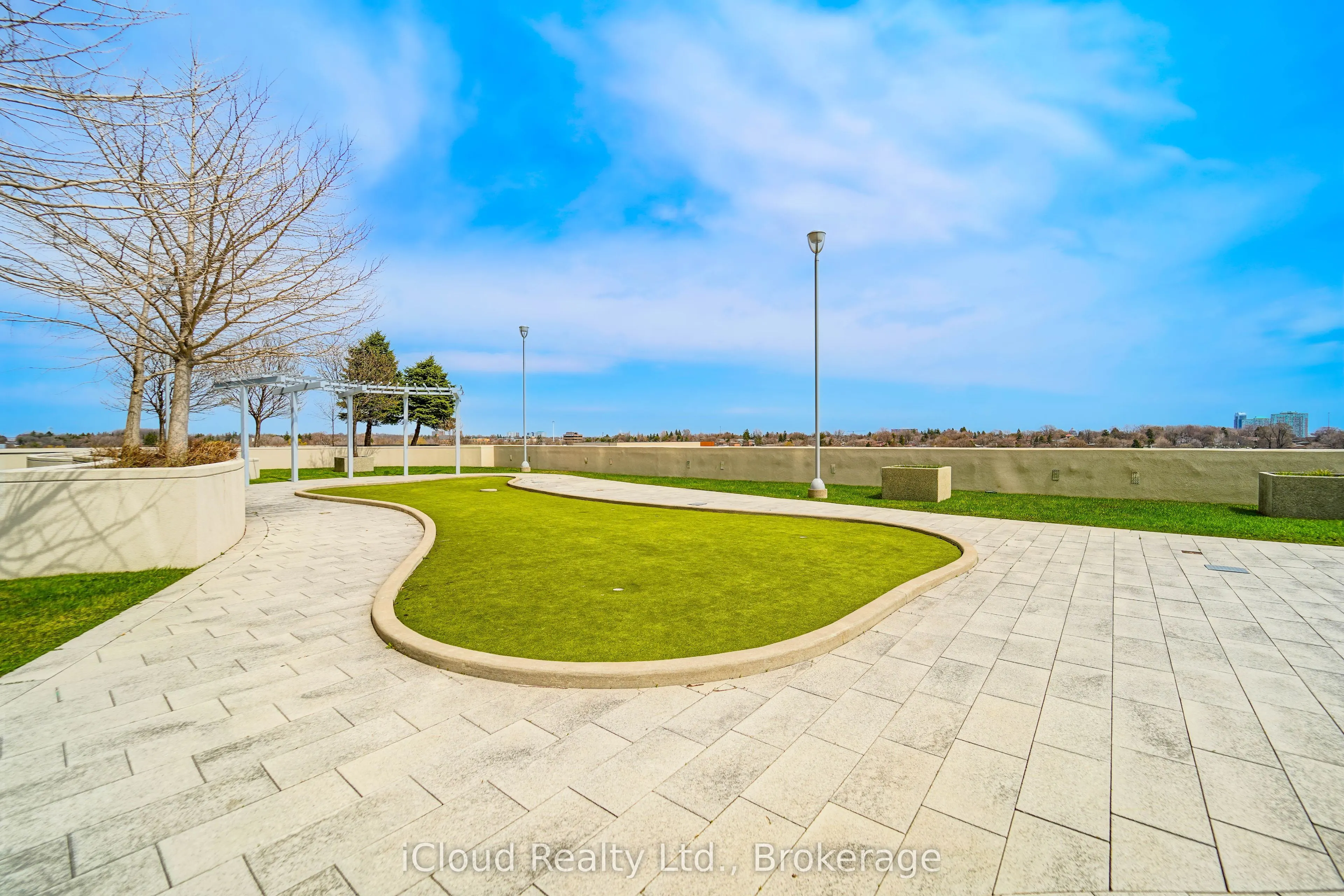 135 Village Green Square, #PH21