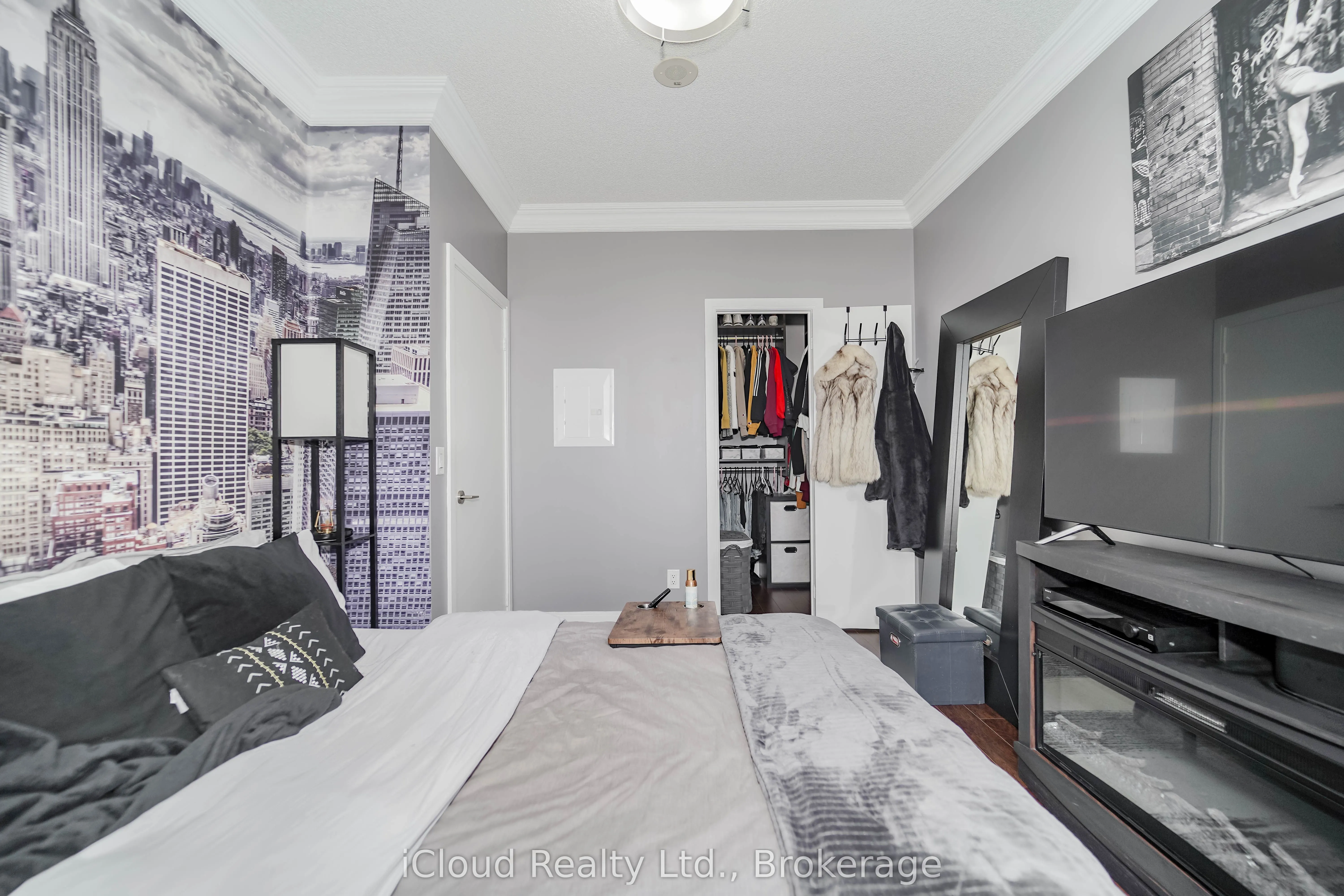 135 Village Green Square, #PH21