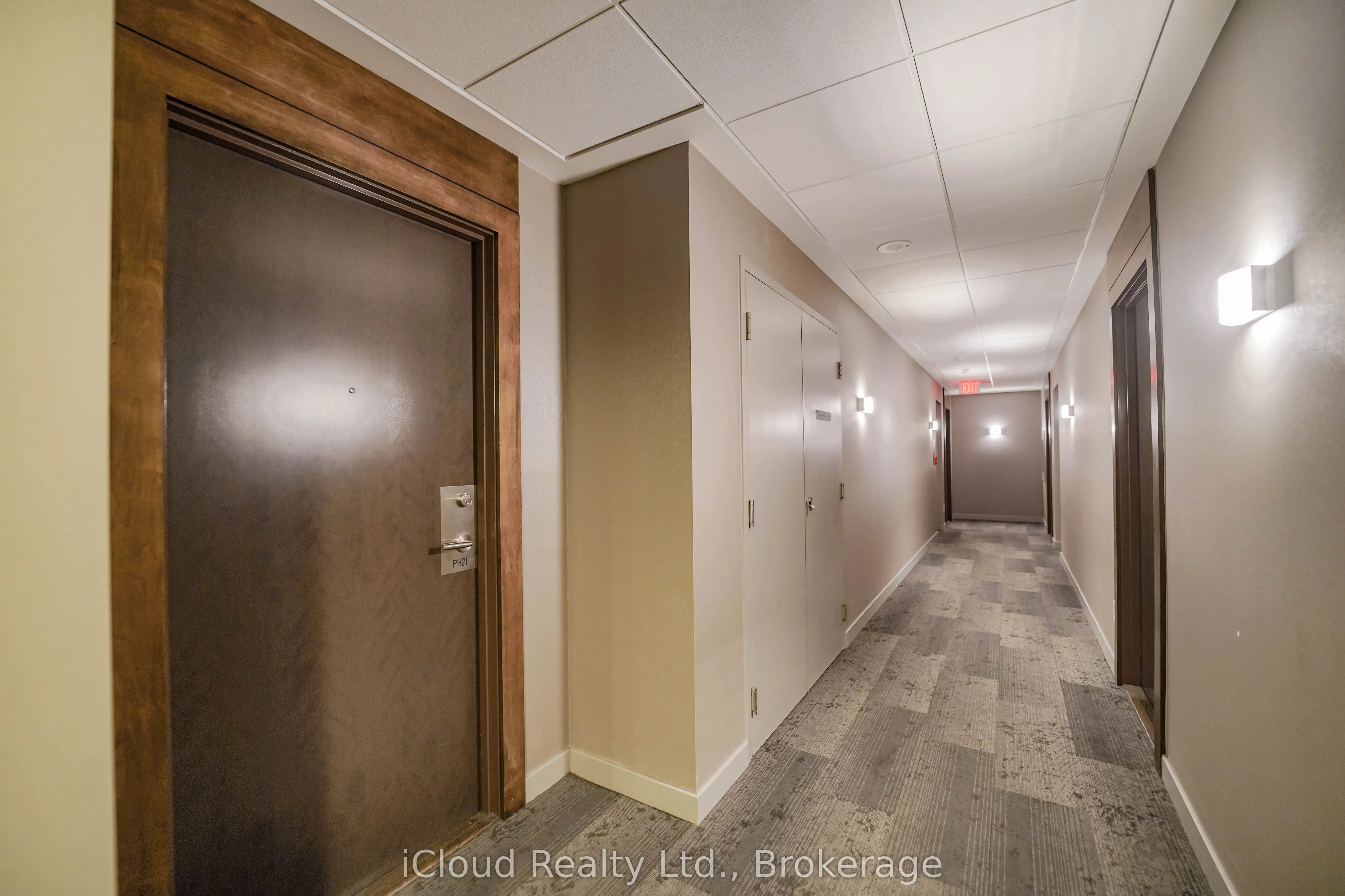 135 Village Green Square, #PH21