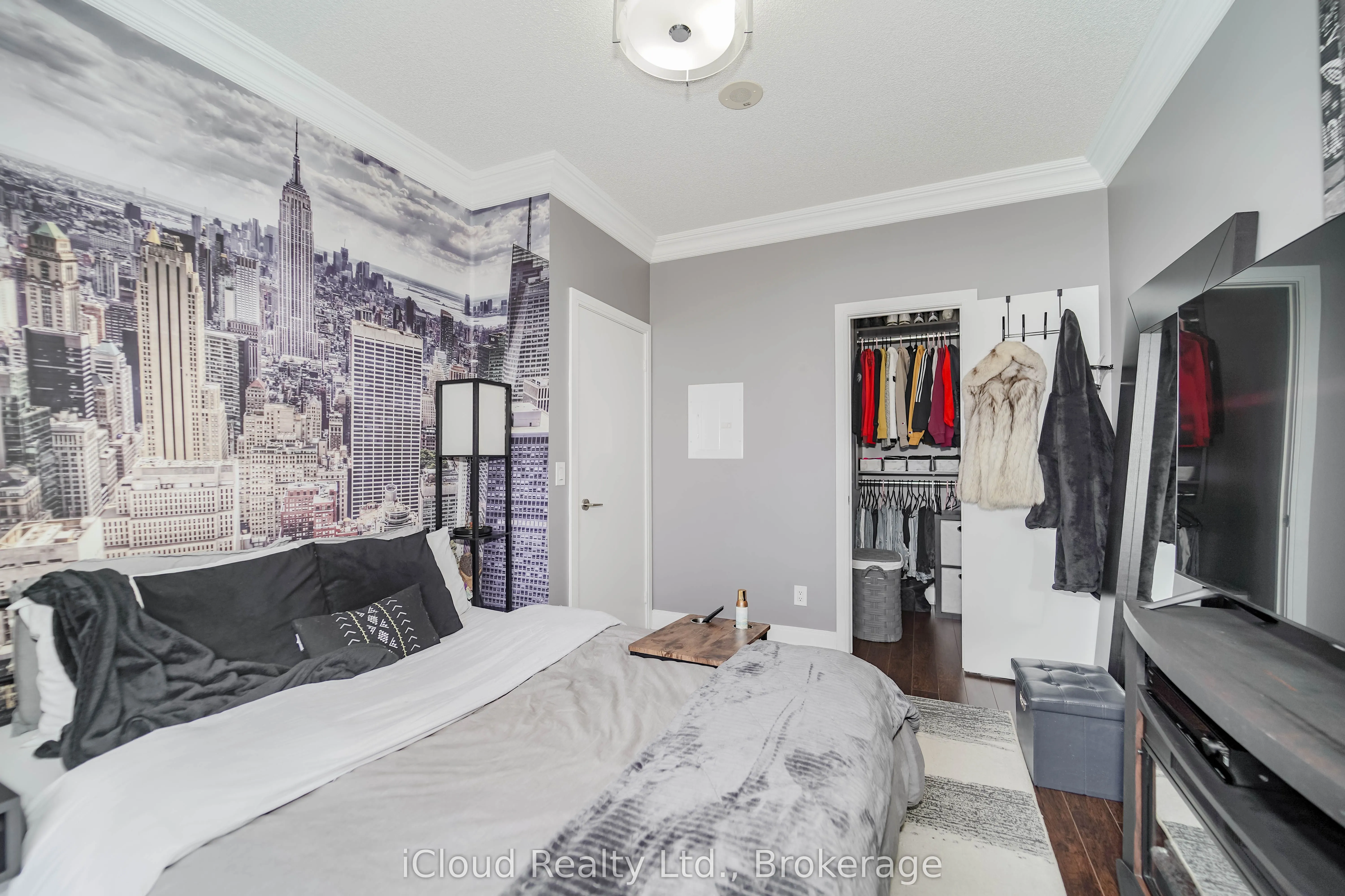 135 Village Green Square, #PH21
