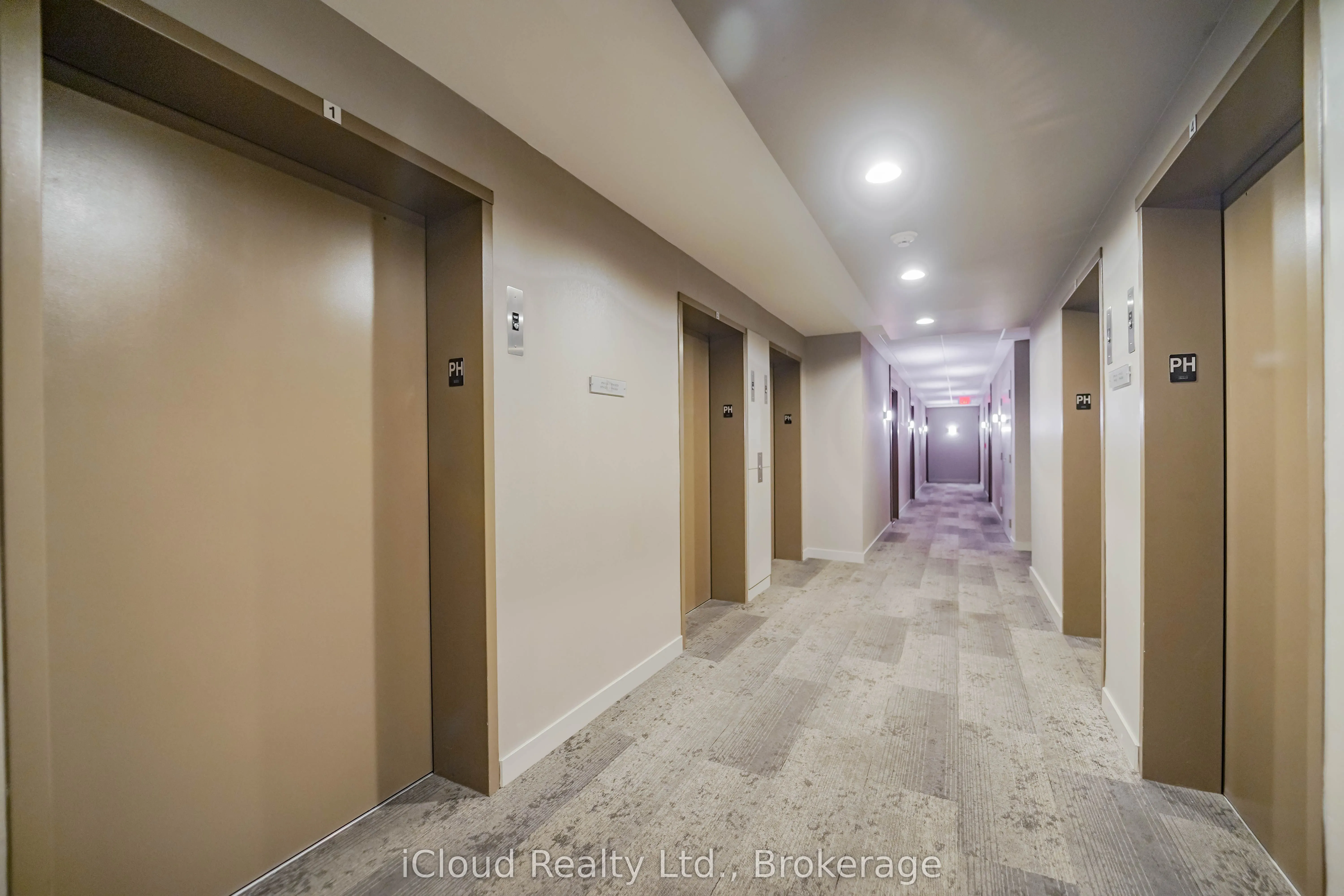 135 Village Green Square, #PH21
