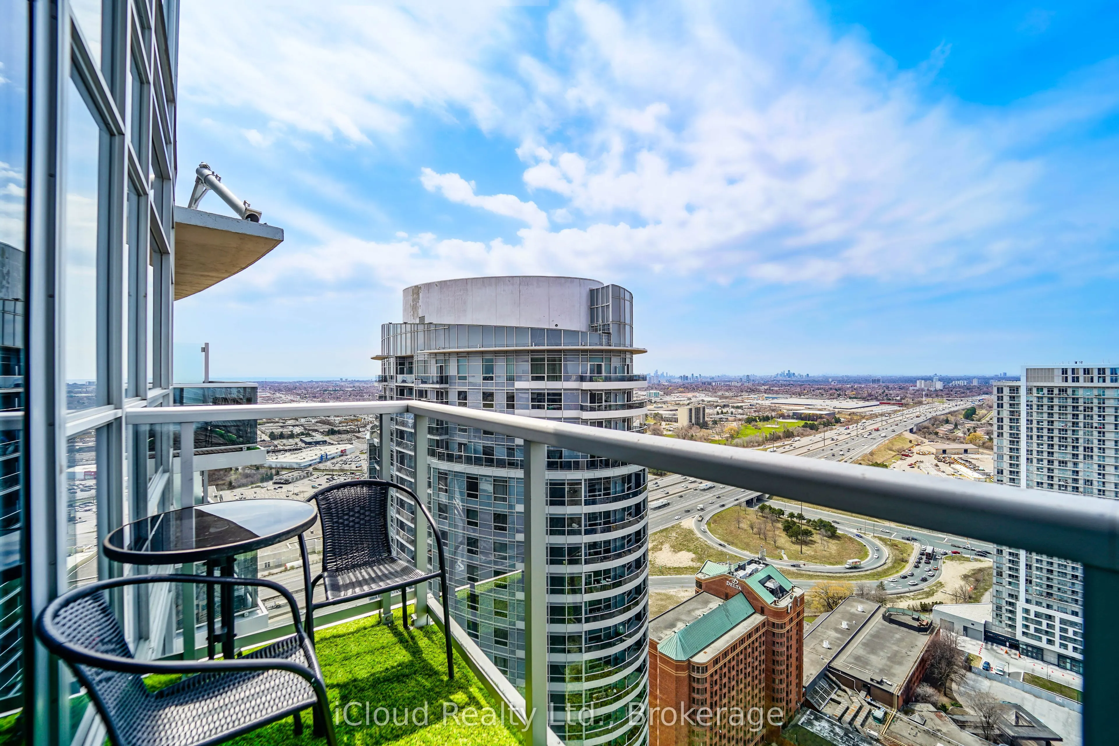 135 Village Green Square, #PH21