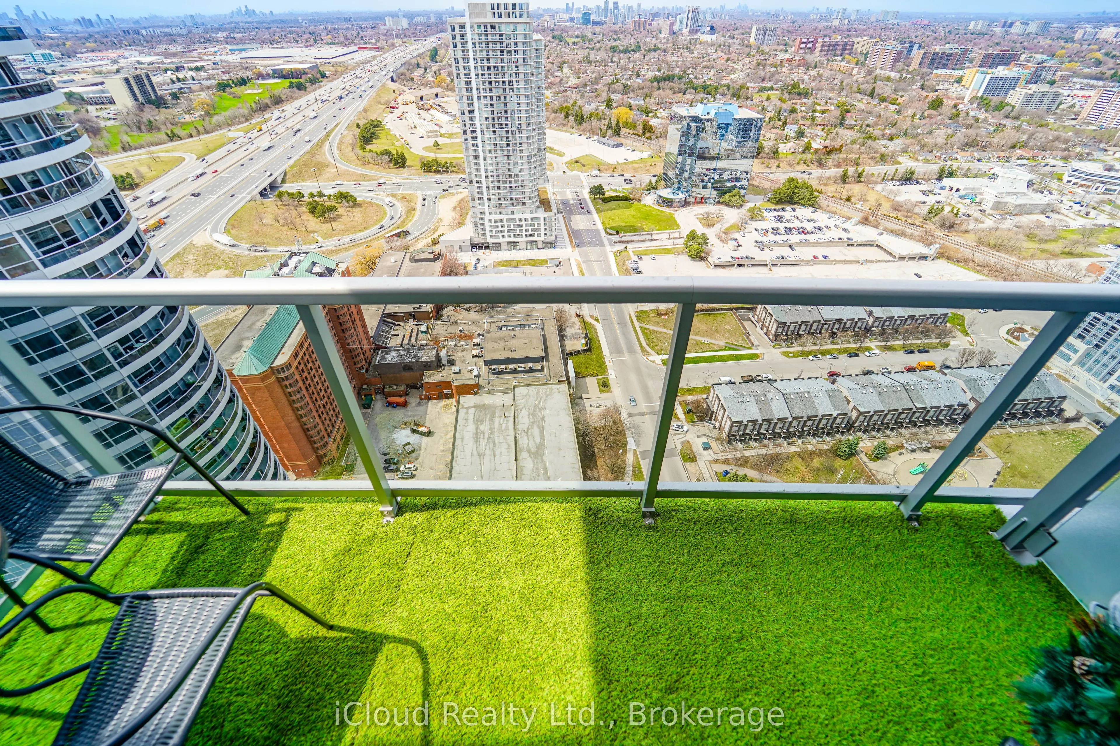 135 Village Green Square, #PH21