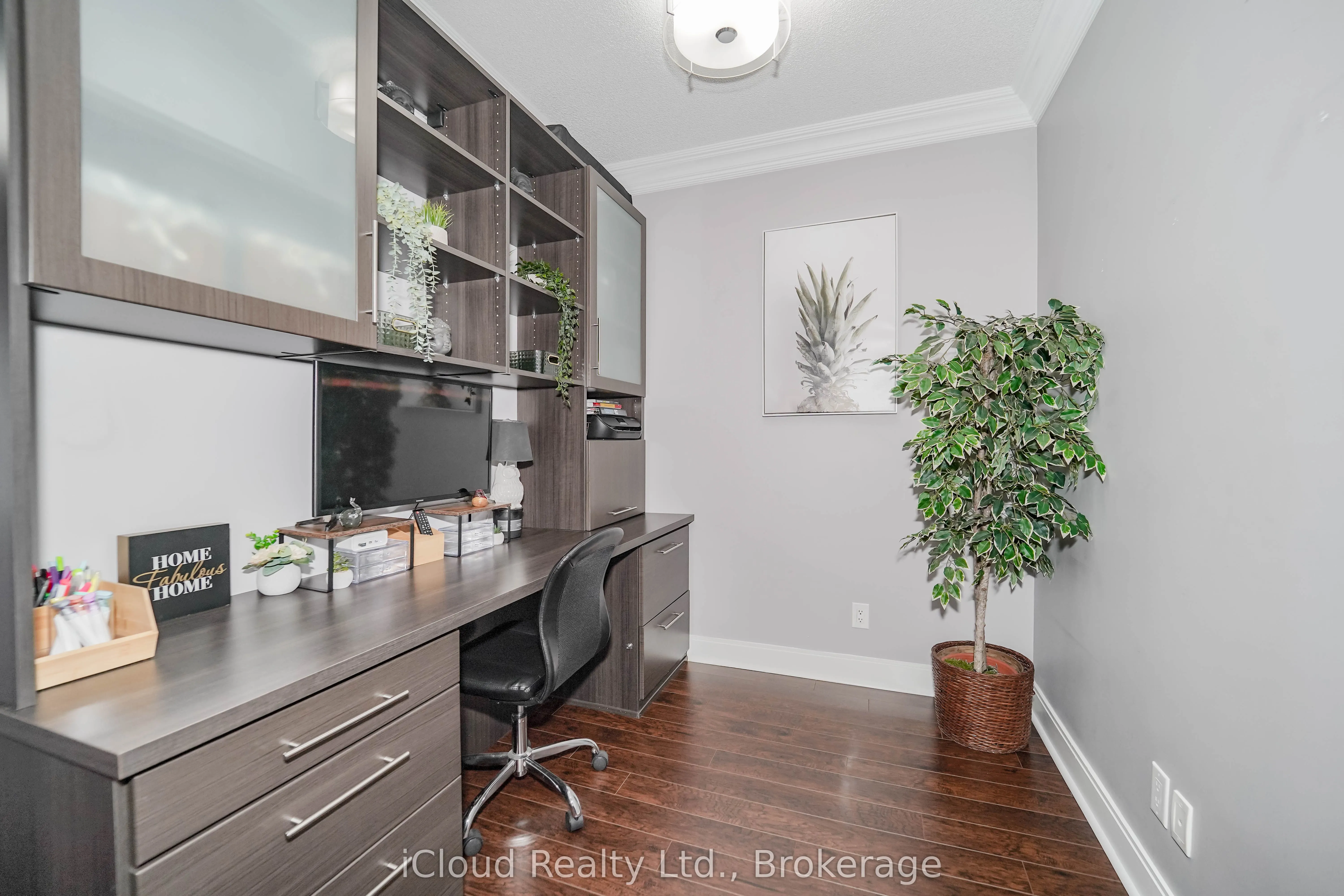 135 Village Green Square, #PH21