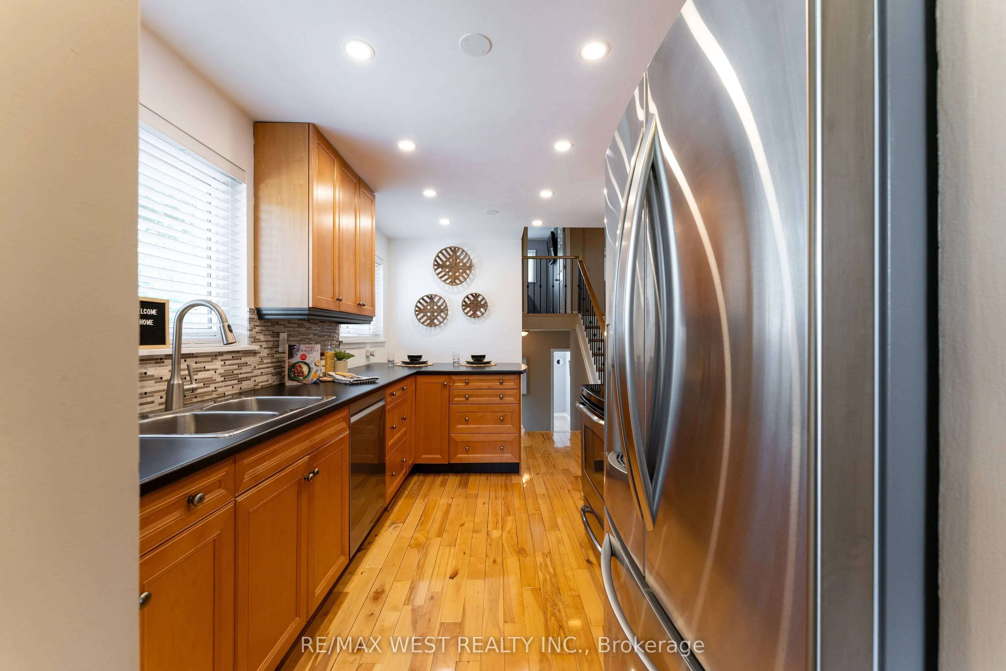 31 Pixley Crescent
