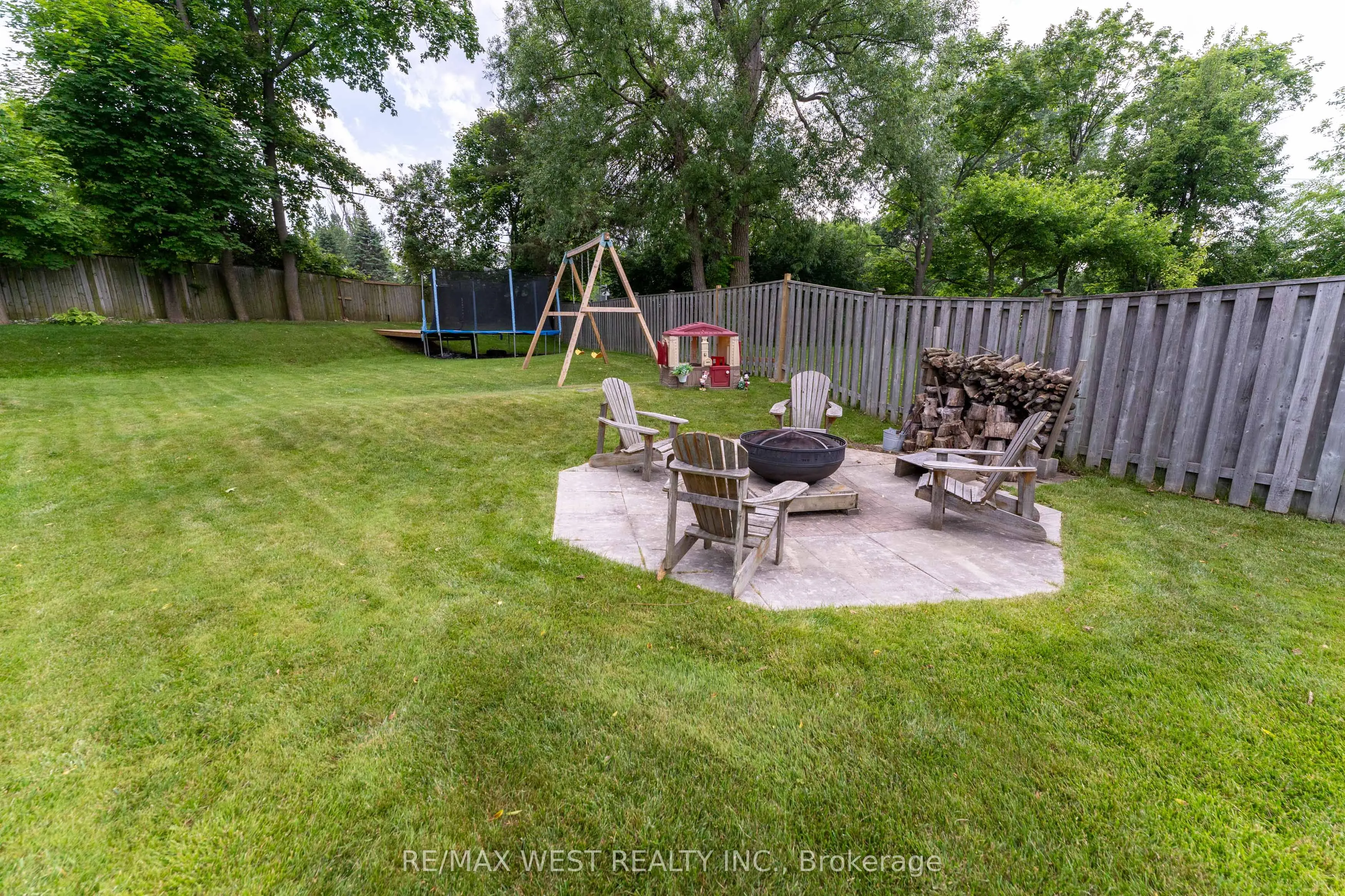 31 Pixley Crescent