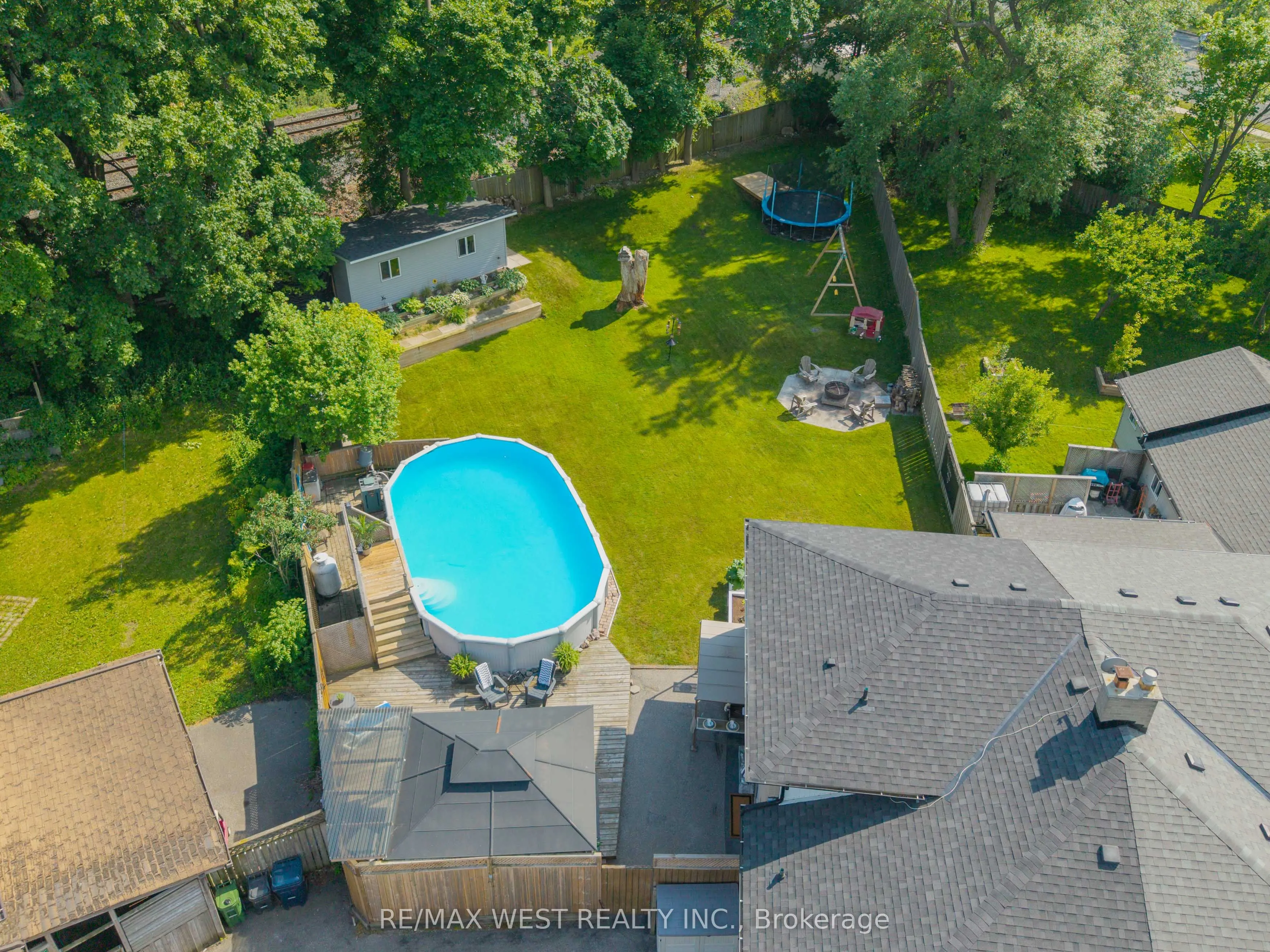 31 Pixley Crescent
