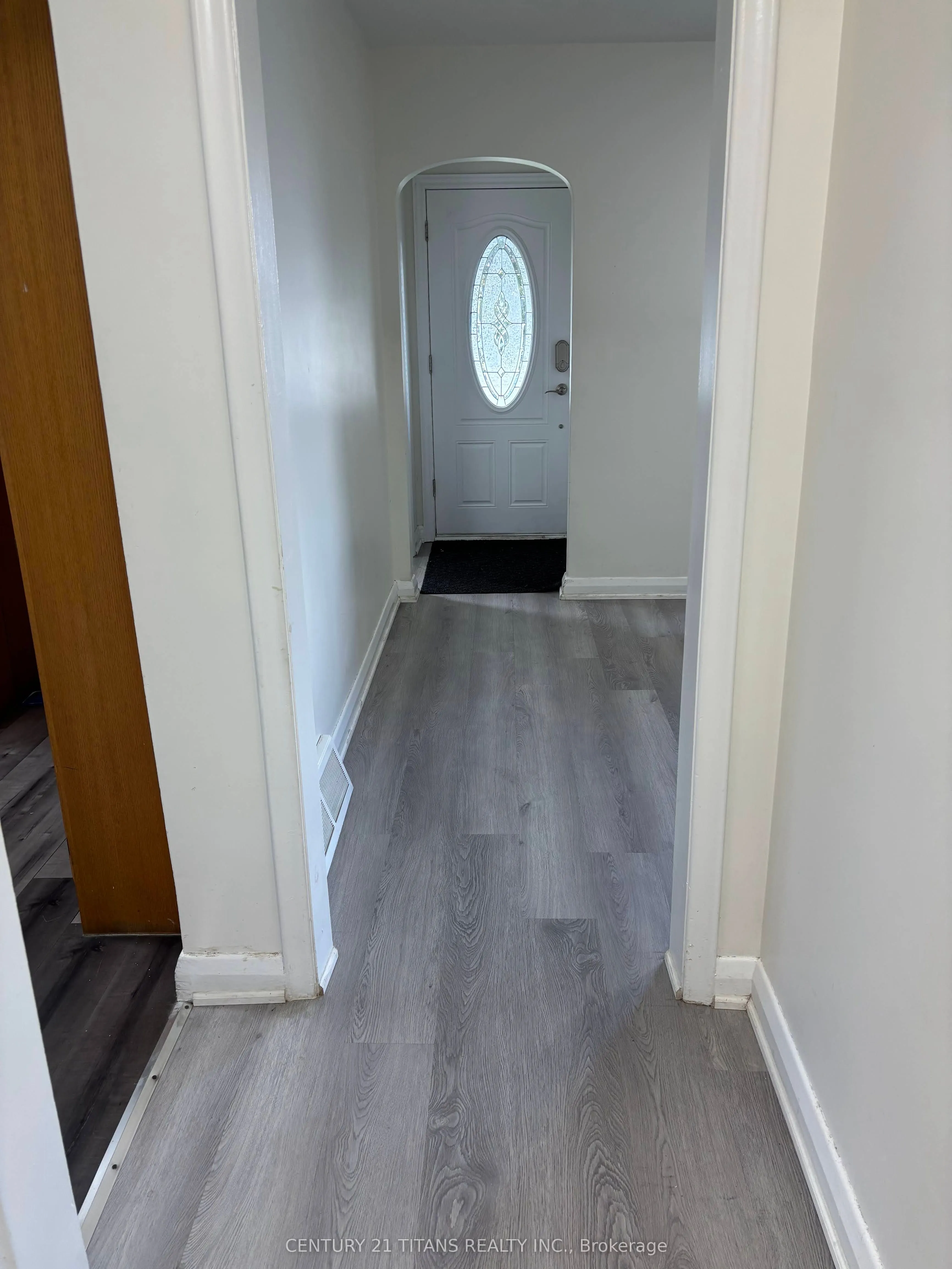 94 Taunton Road W, #Upper