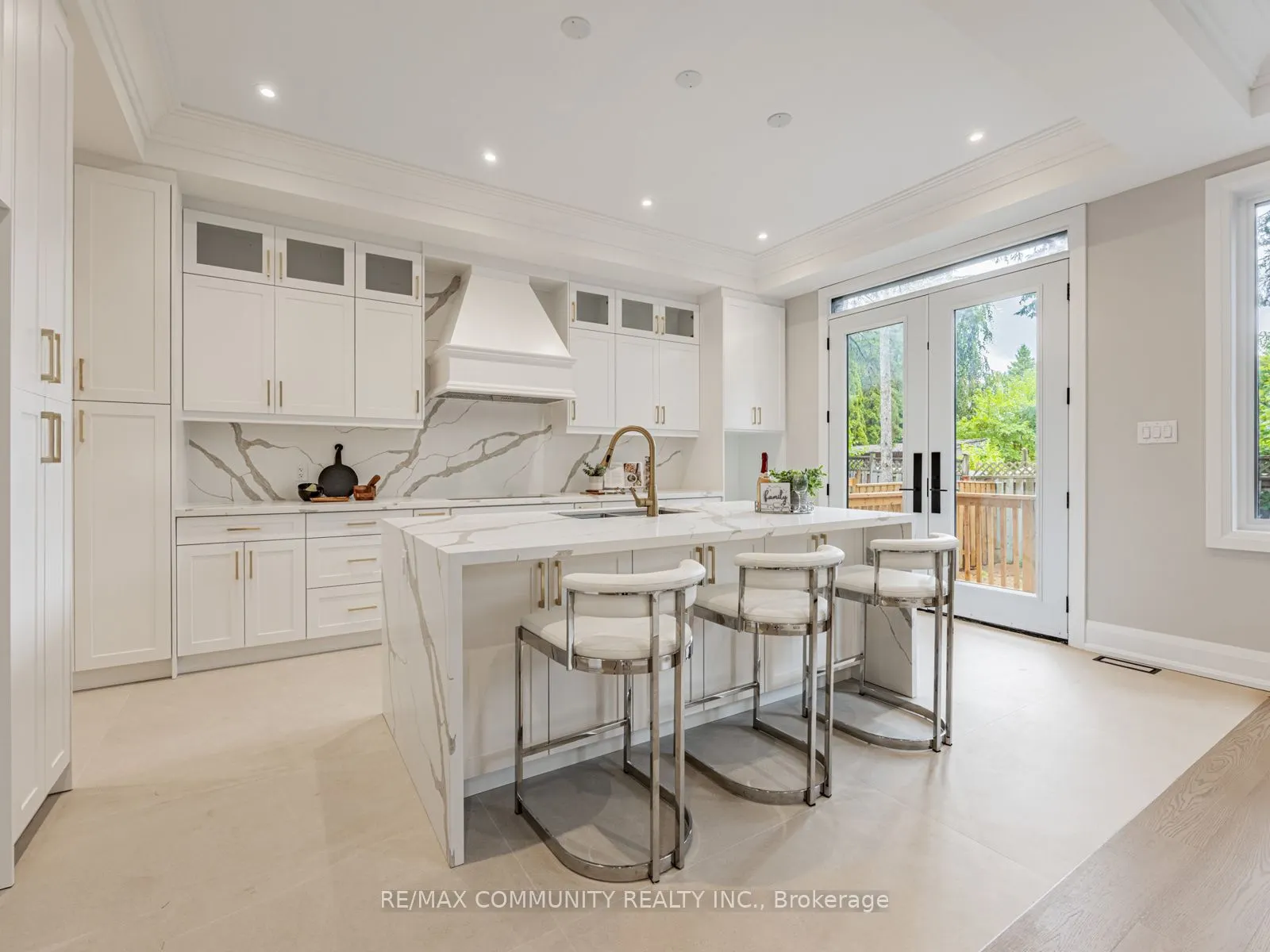 37 Sugarbush Square