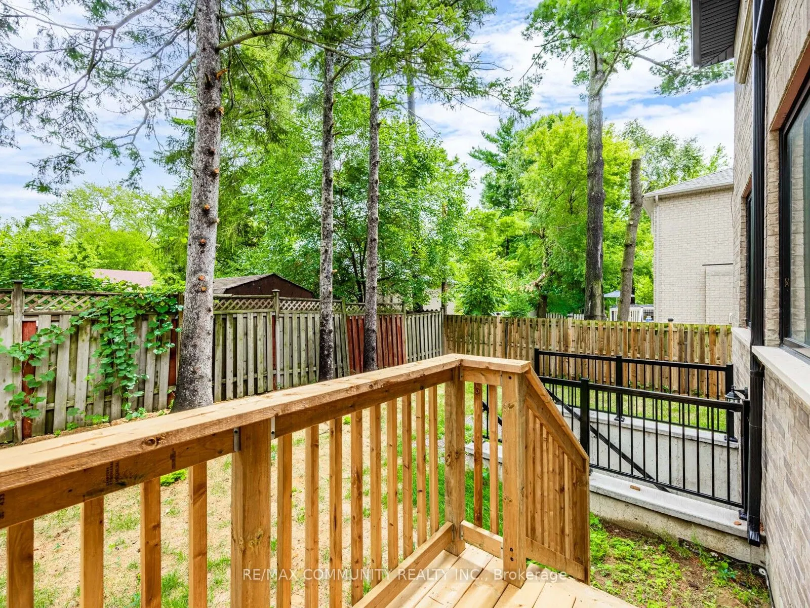 37 Sugarbush Square