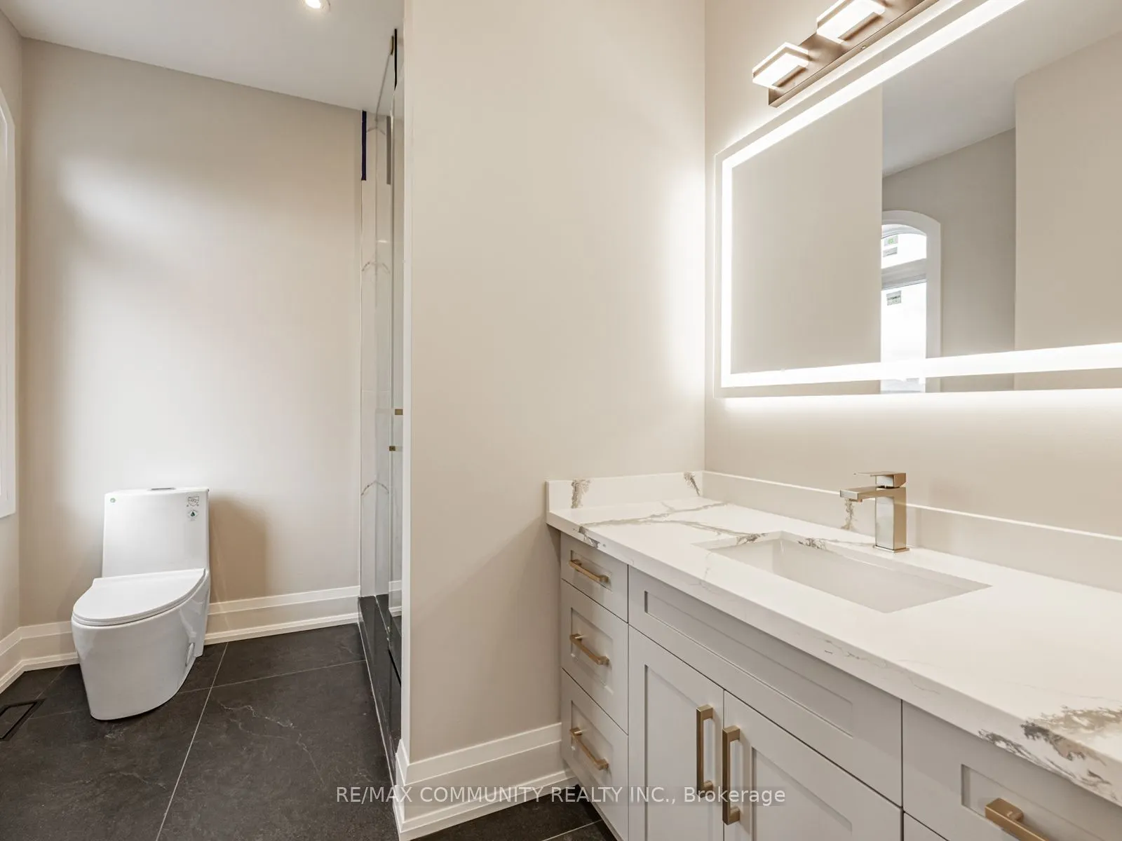 37 Sugarbush Square