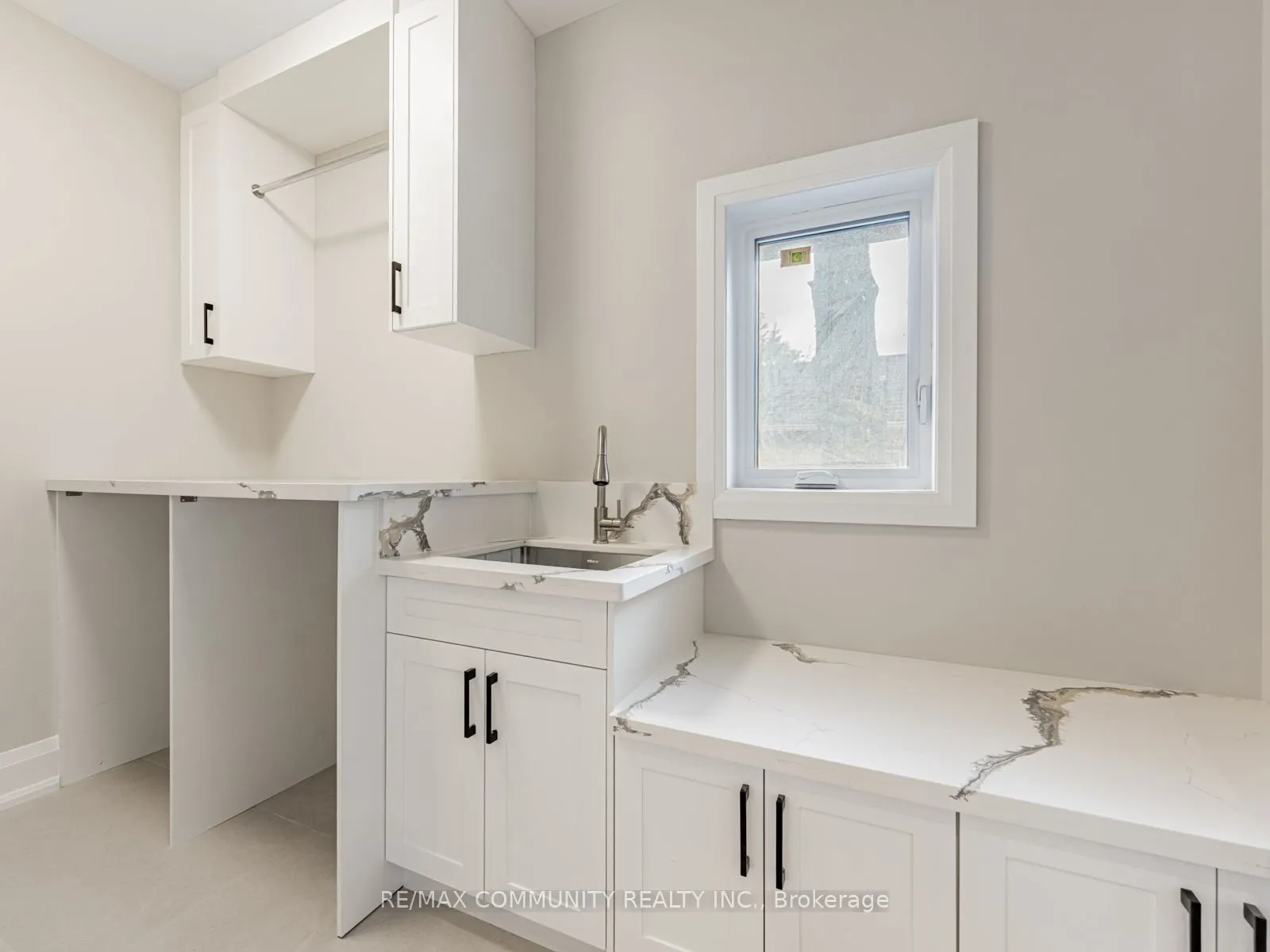 37 Sugarbush Square