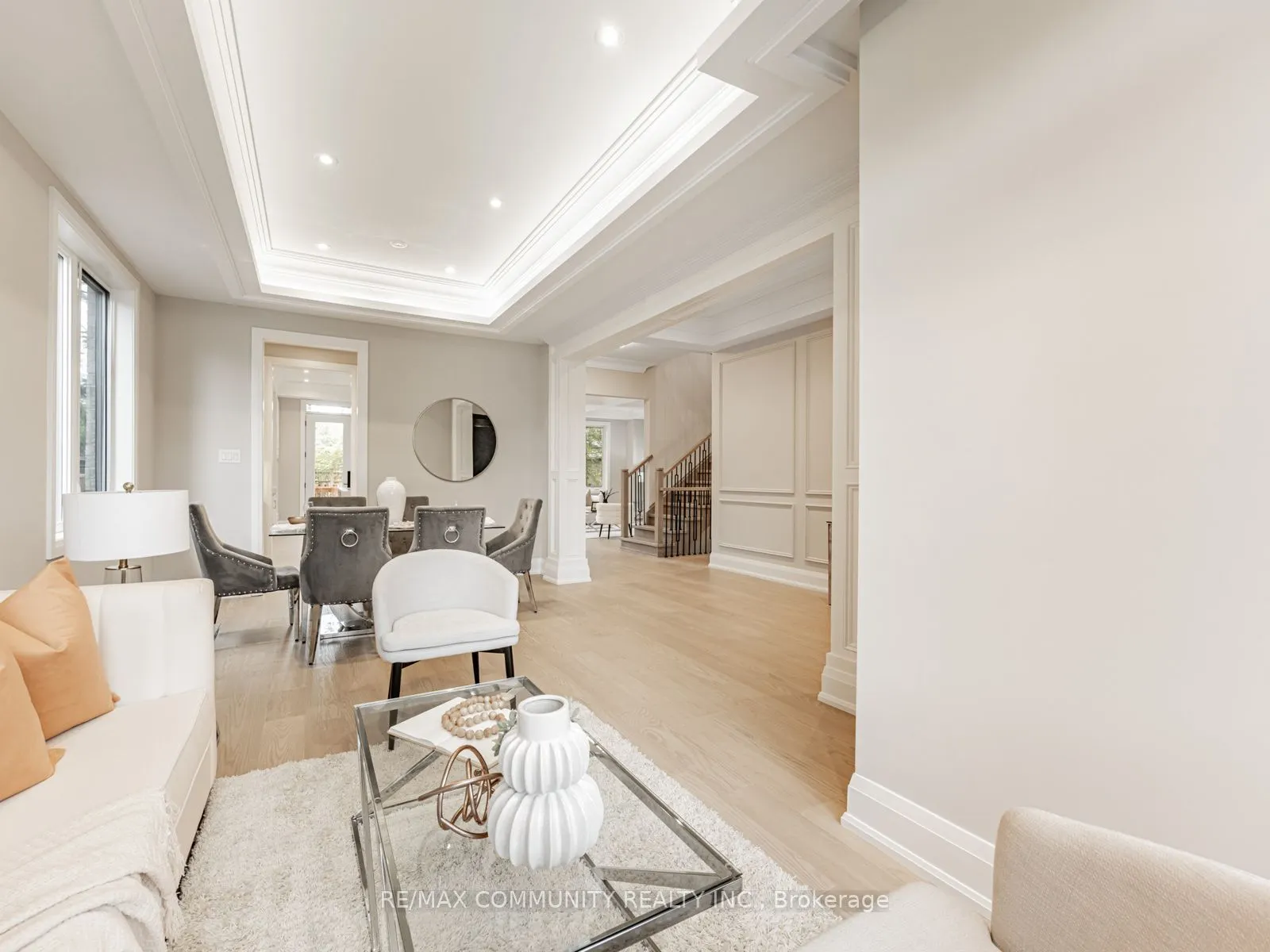 37 Sugarbush Square