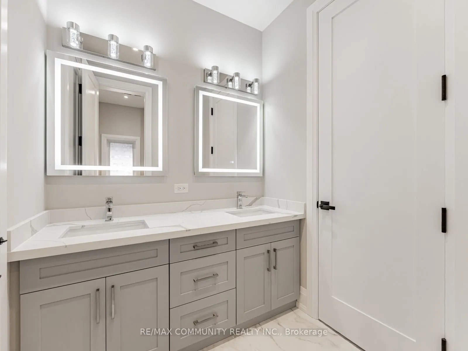 37 Sugarbush Square