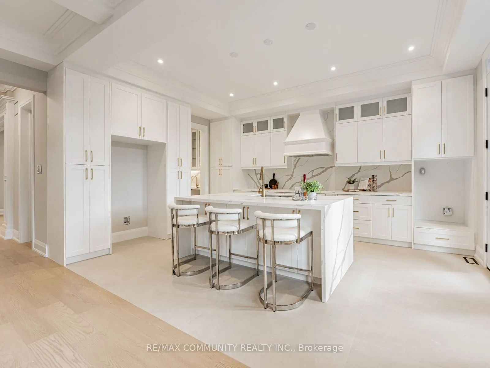 37 Sugarbush Square