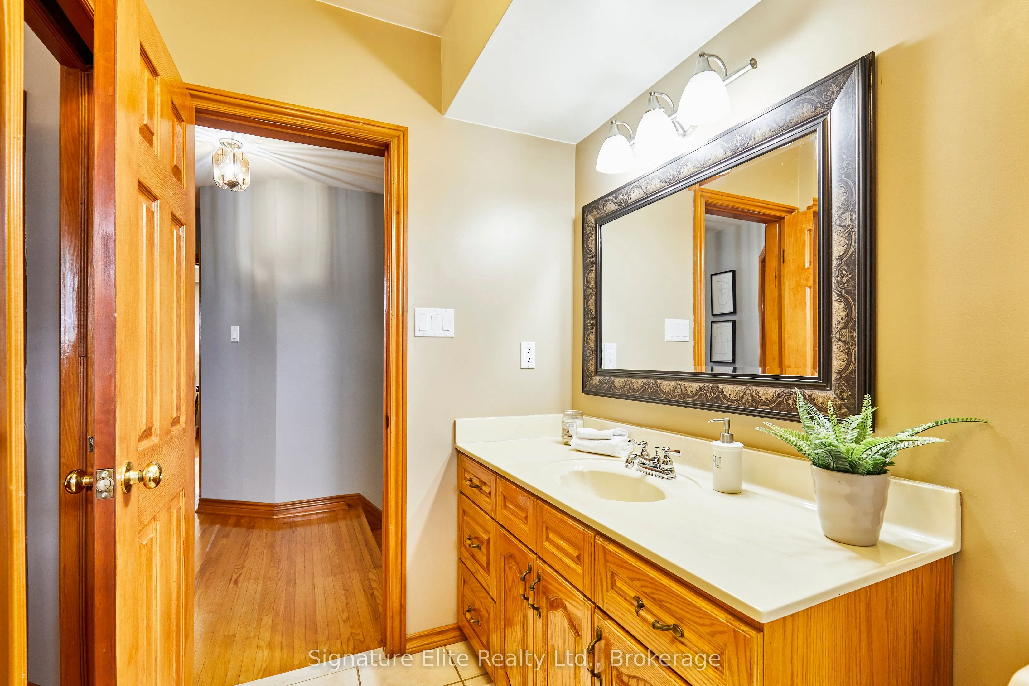4 Cora Crescent