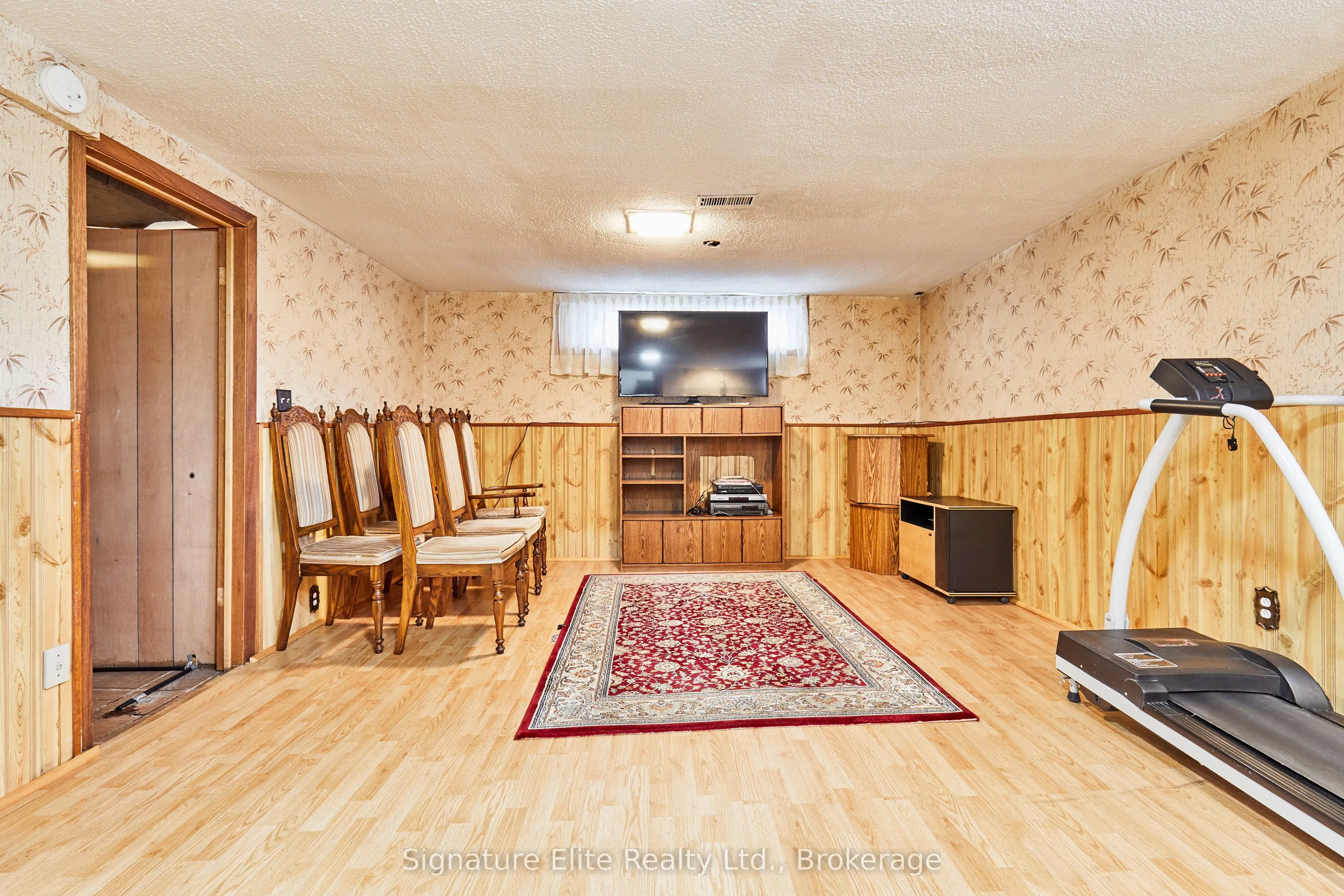 4 Cora Crescent