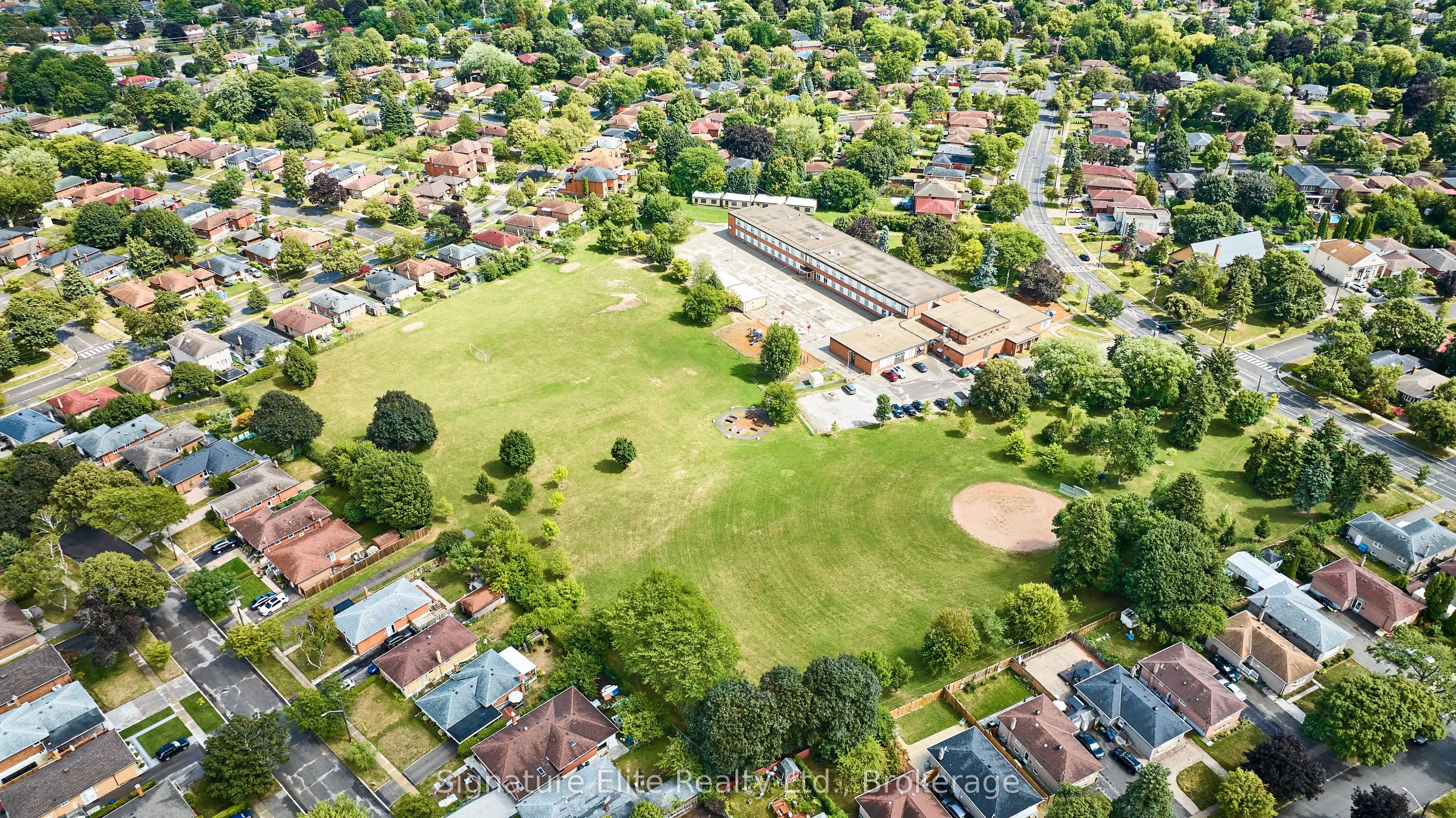 4 Cora Crescent