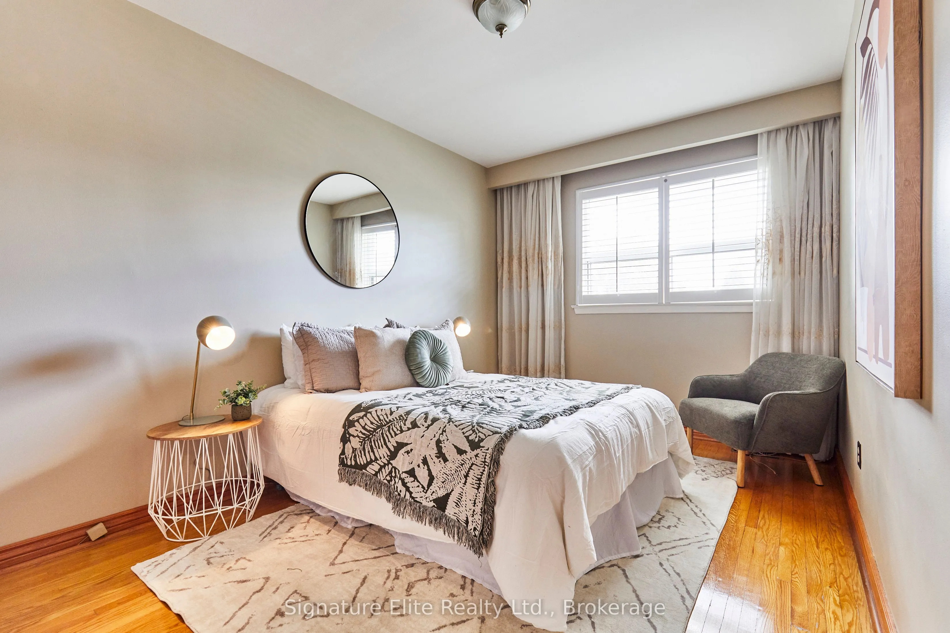 4 Cora Crescent