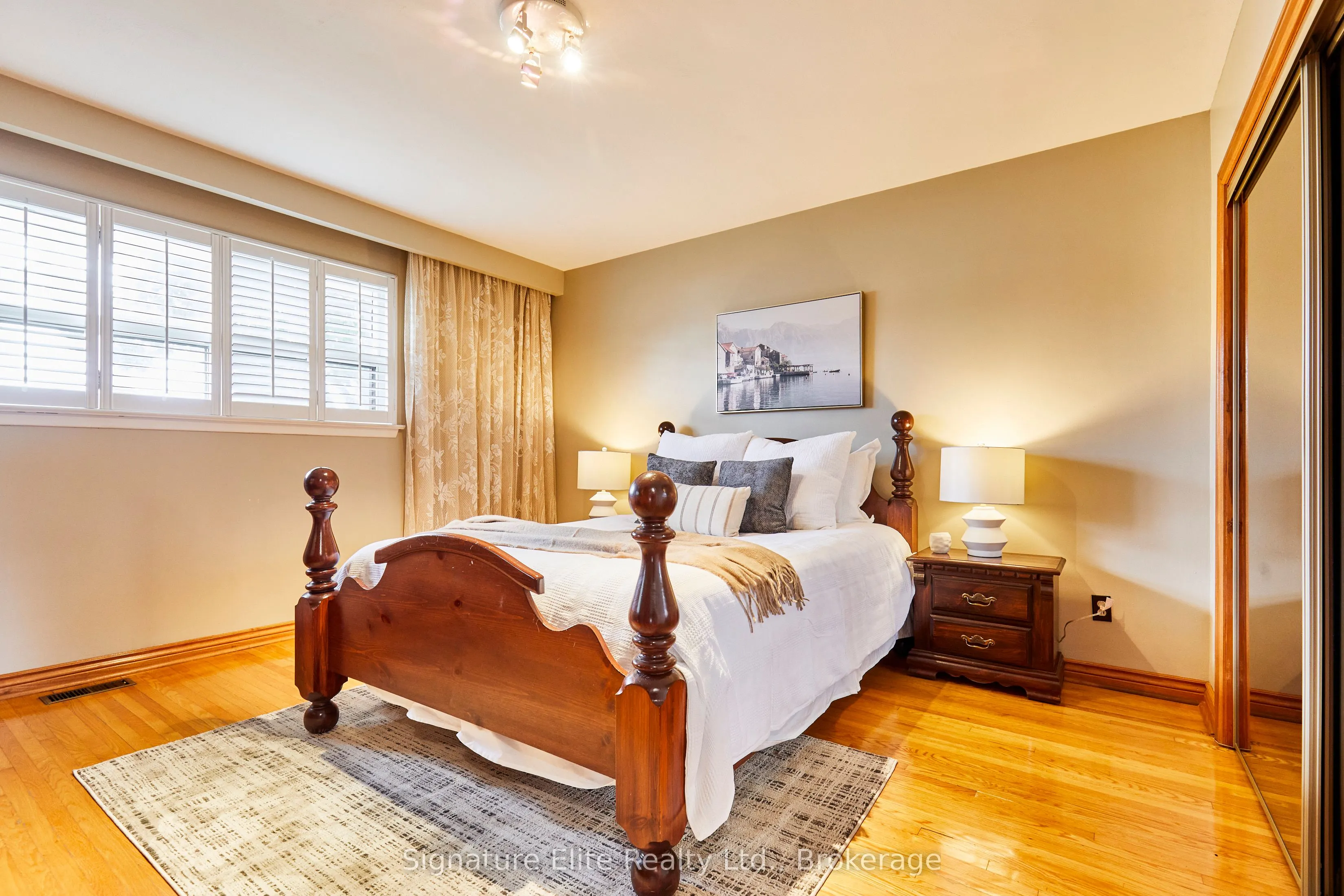 4 Cora Crescent
