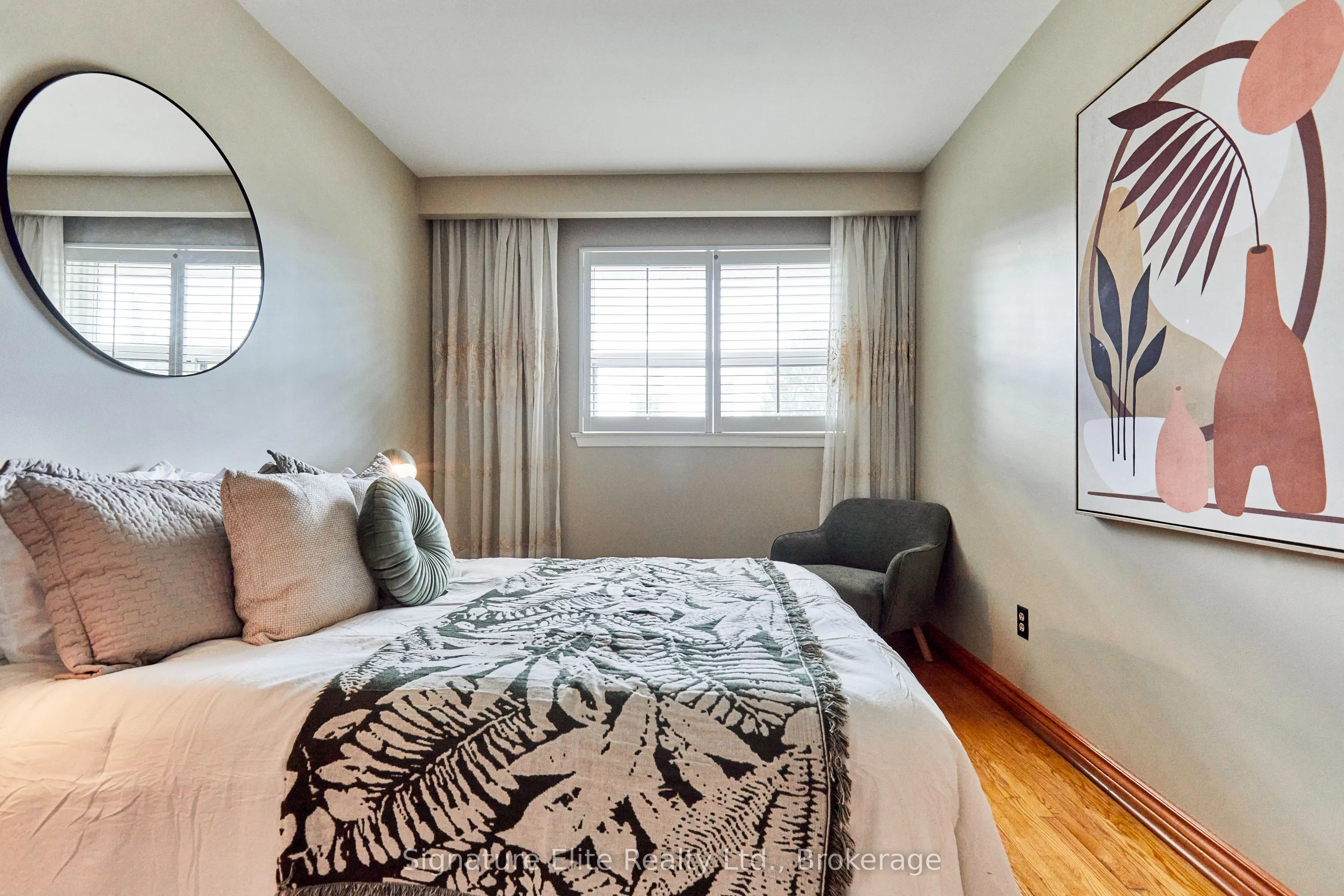 4 Cora Crescent