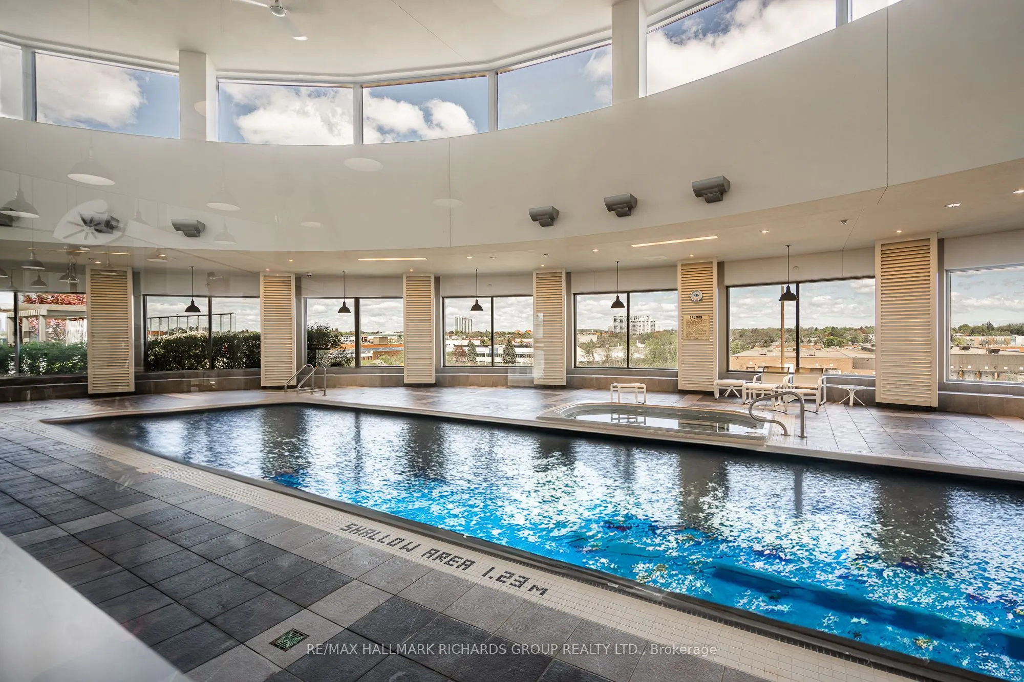 38 Lee Centre Drive, #811