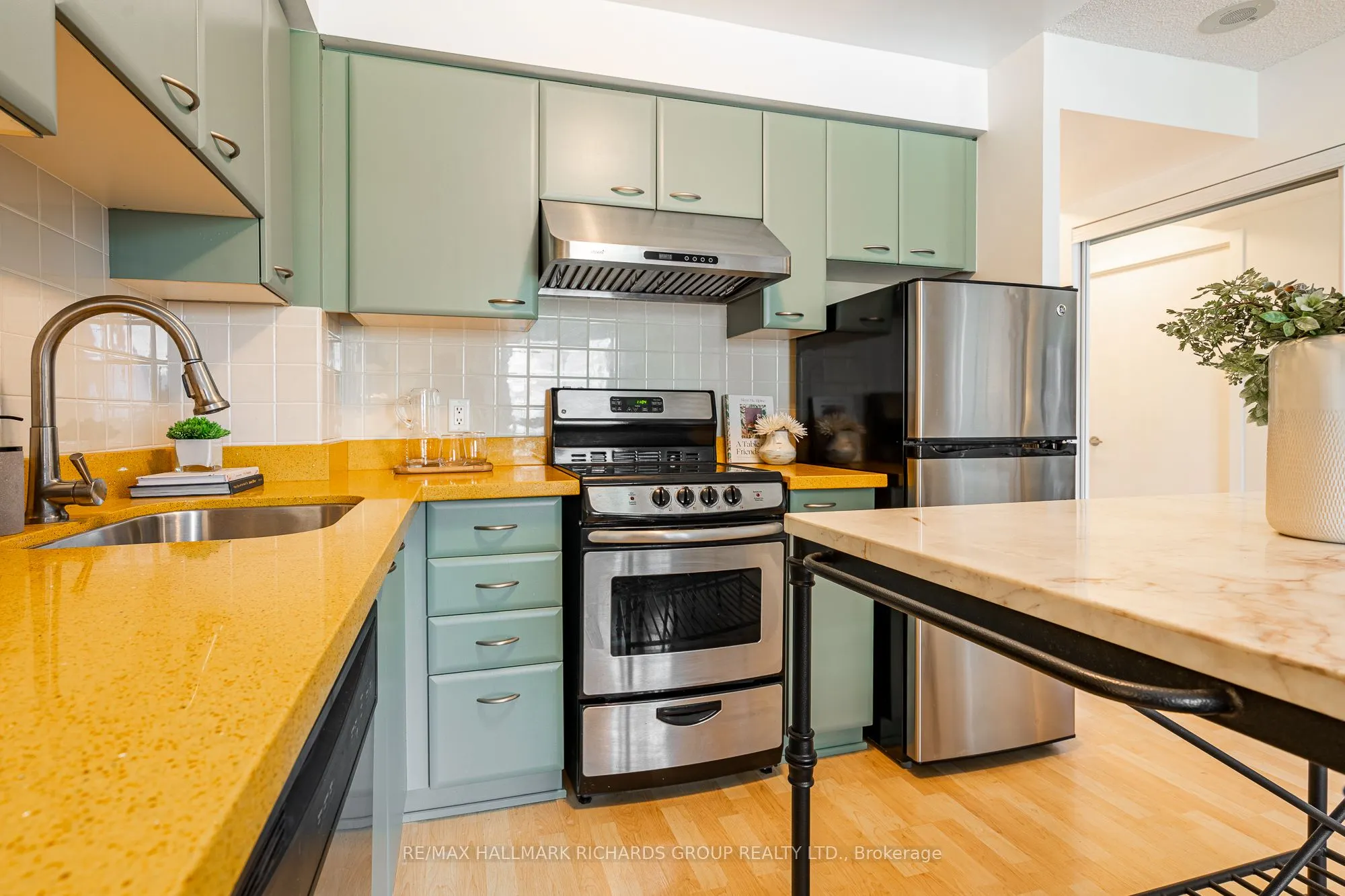 38 Lee Centre Drive, #811